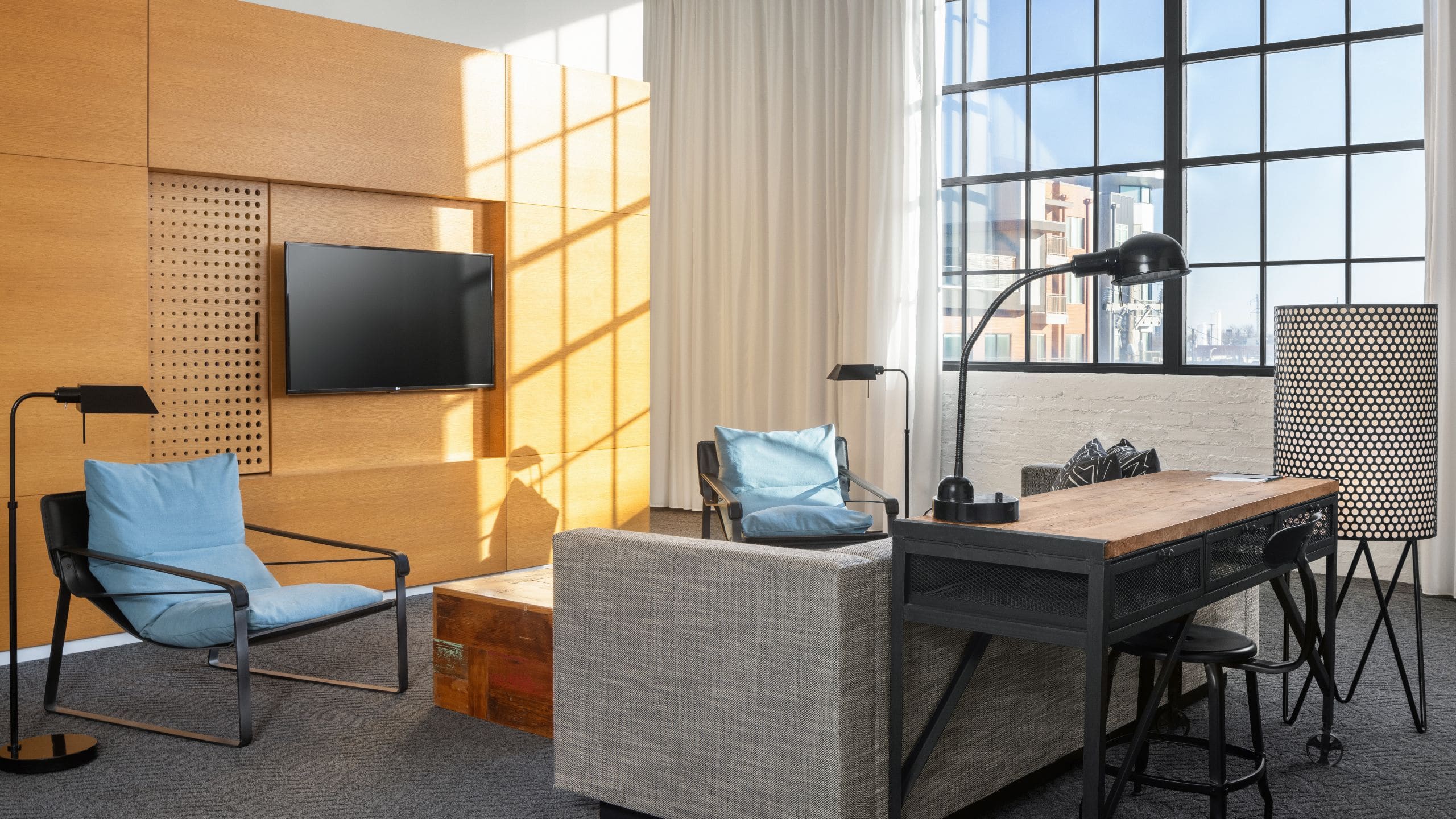 3/5 Fordson Hotel Luxury Loft Living Area