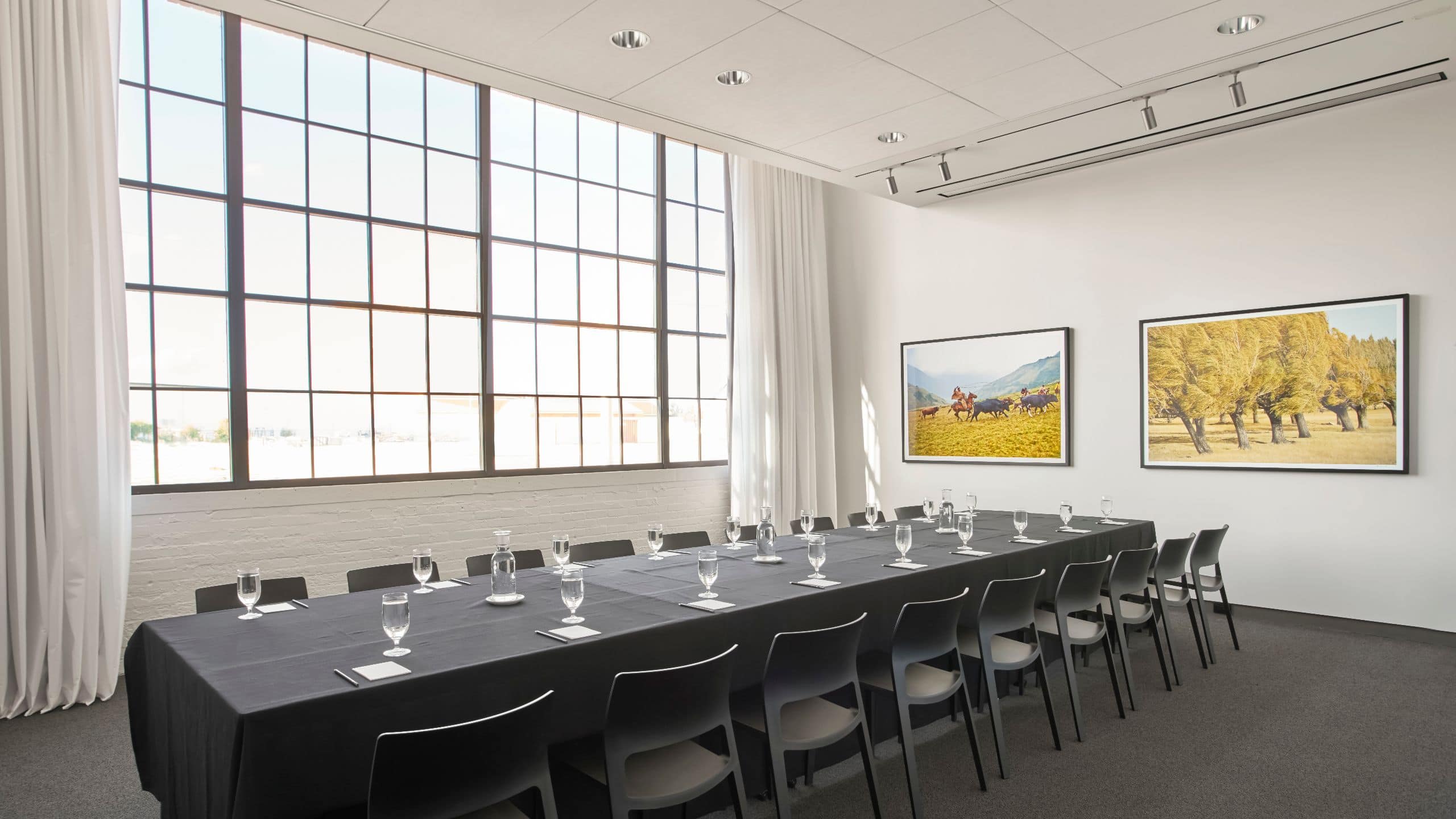 Fordson Hotel Gallery Meeting Room