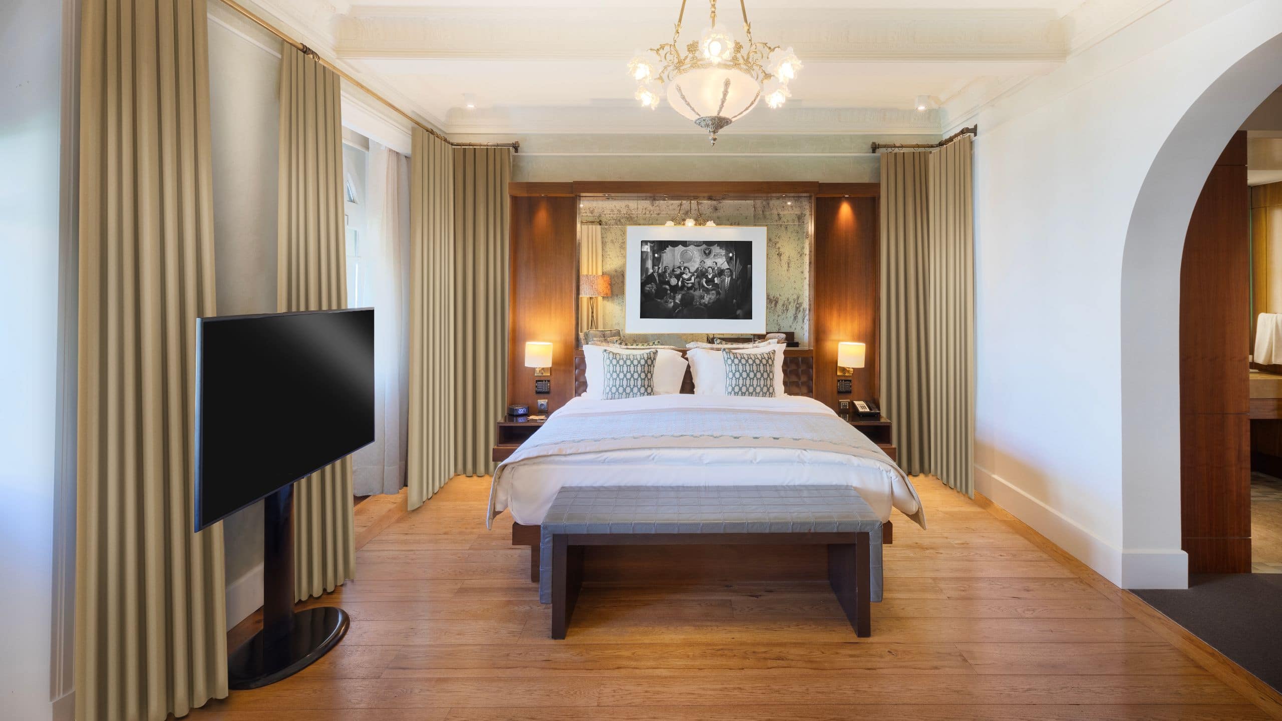 Park Hyatt Istanbul - Macka Palas Premium King Bed TV