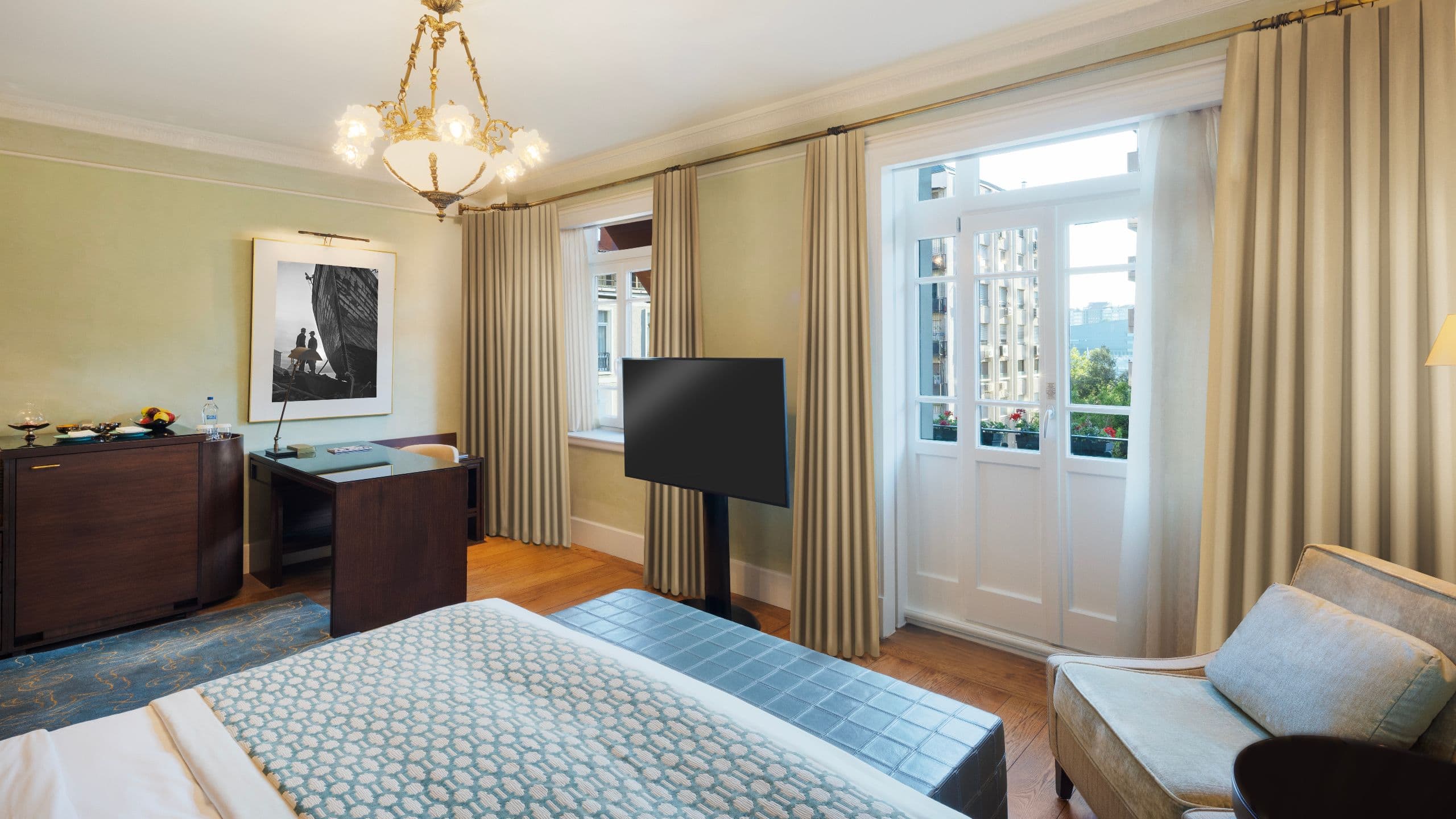 Park Hyatt Istanbul - Macka Palas Park King Desk
