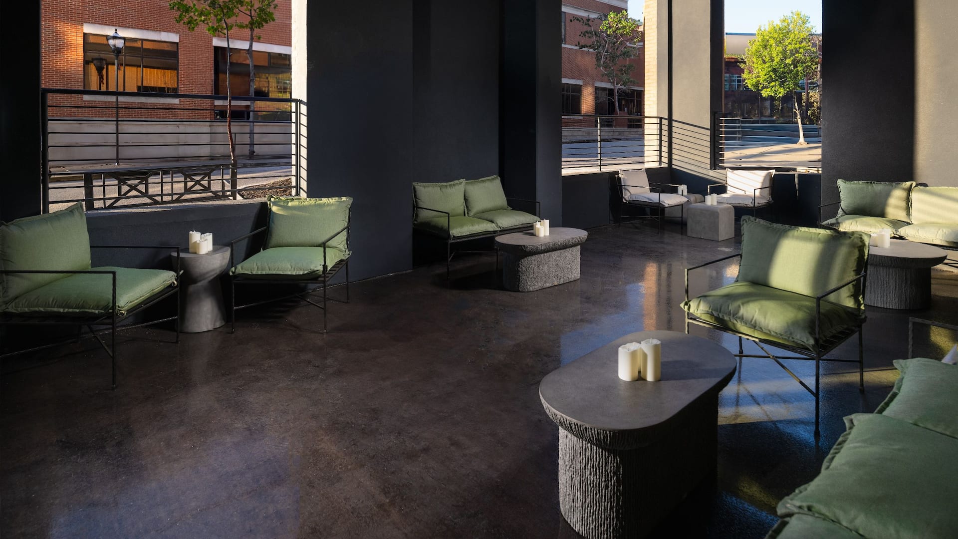 Hyatt Place Nashville / Green Hills Courtyard Day