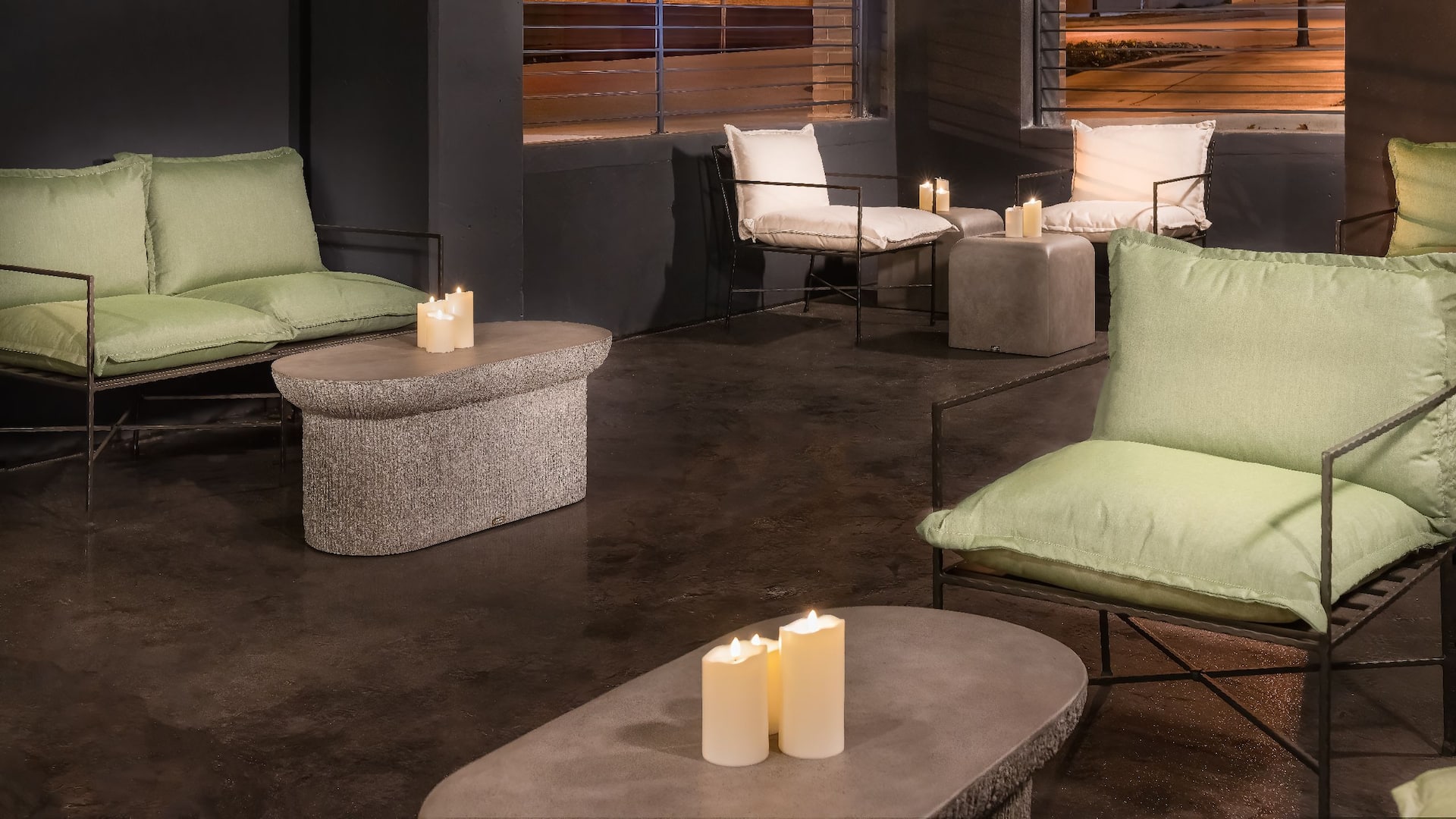 Hyatt Place Nashville / Green Hills Courtyard Dusk