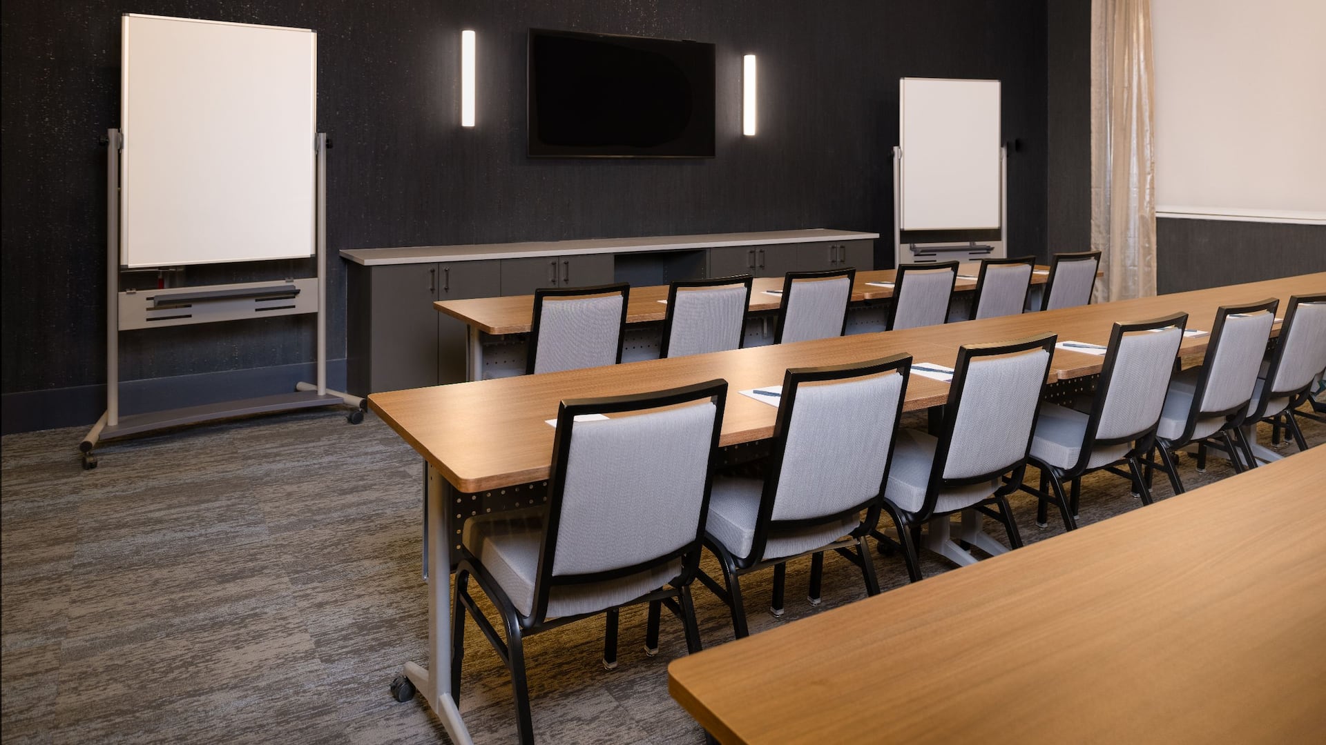 Hyatt Place Nashville / Green Hills Meeting Room Classroom Set-Up Wide View