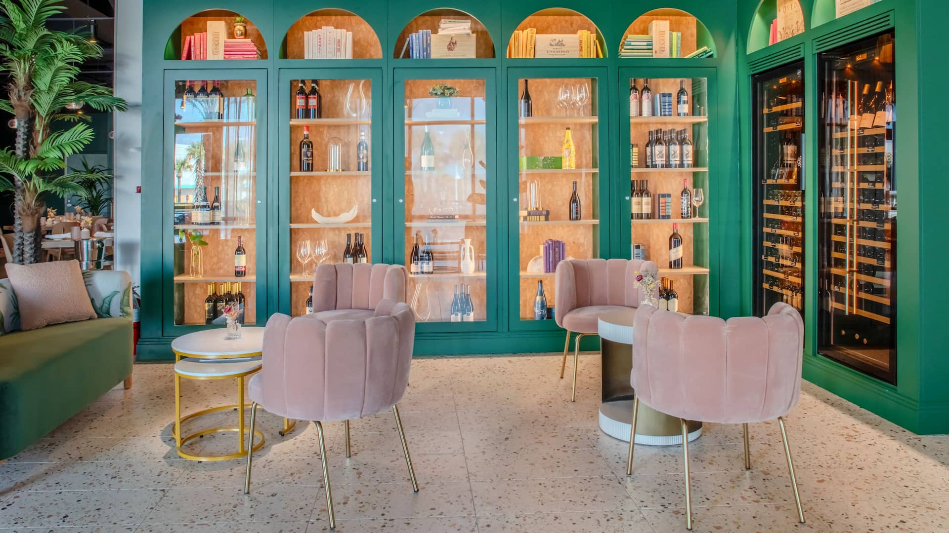 Hyatt Place St. Augustine / Vilano Beach Wine Library