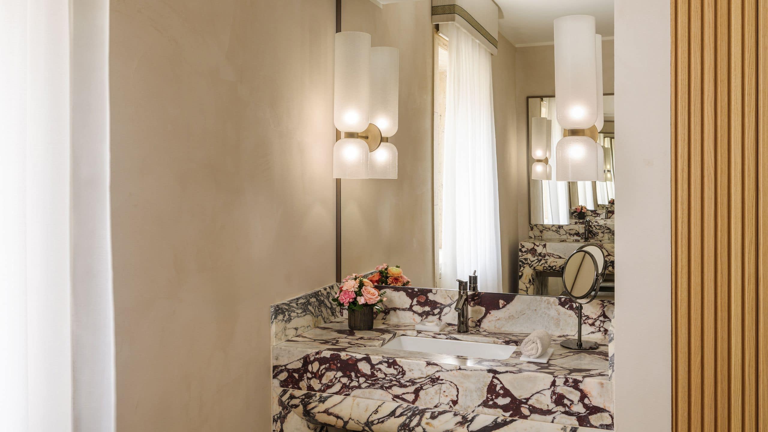 第 4，共 5 Park Hyatt Milan Queen Room Bathroom Detail