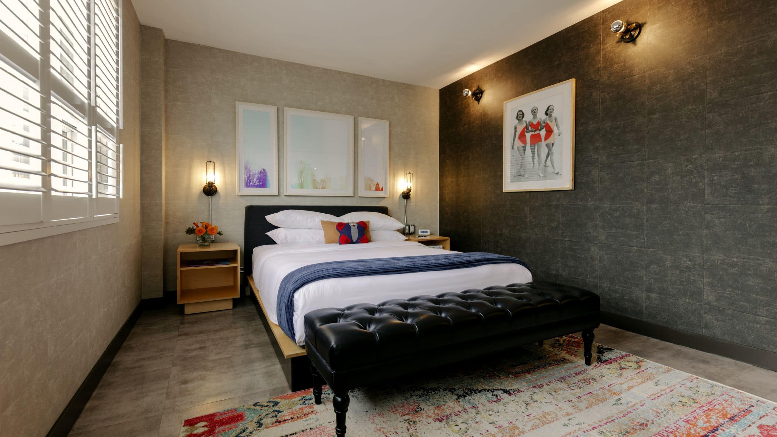 The Anndore House Accessible One Queen Loft Bedroom