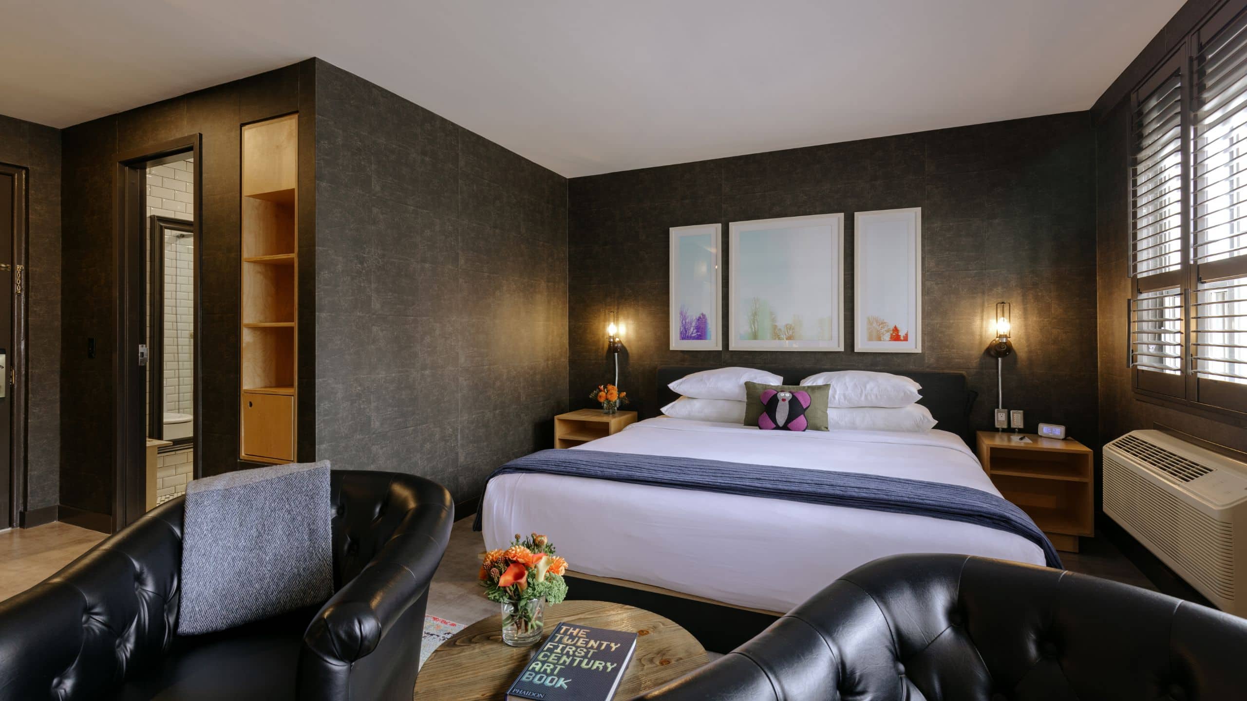 The Anndore House One King Bed Loft Bedroom