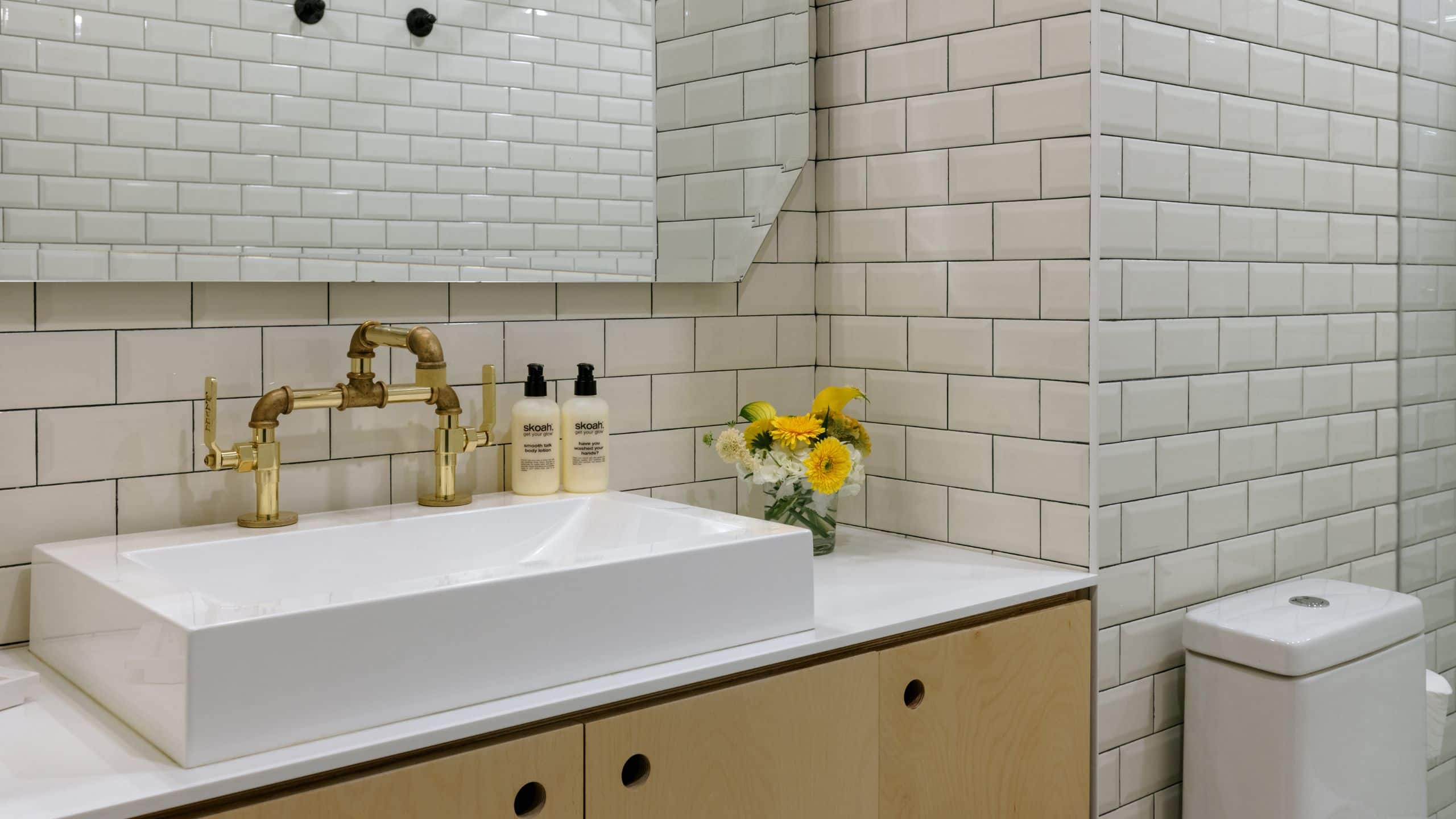 The Anndore House The Master Suite Bathroom Vanity