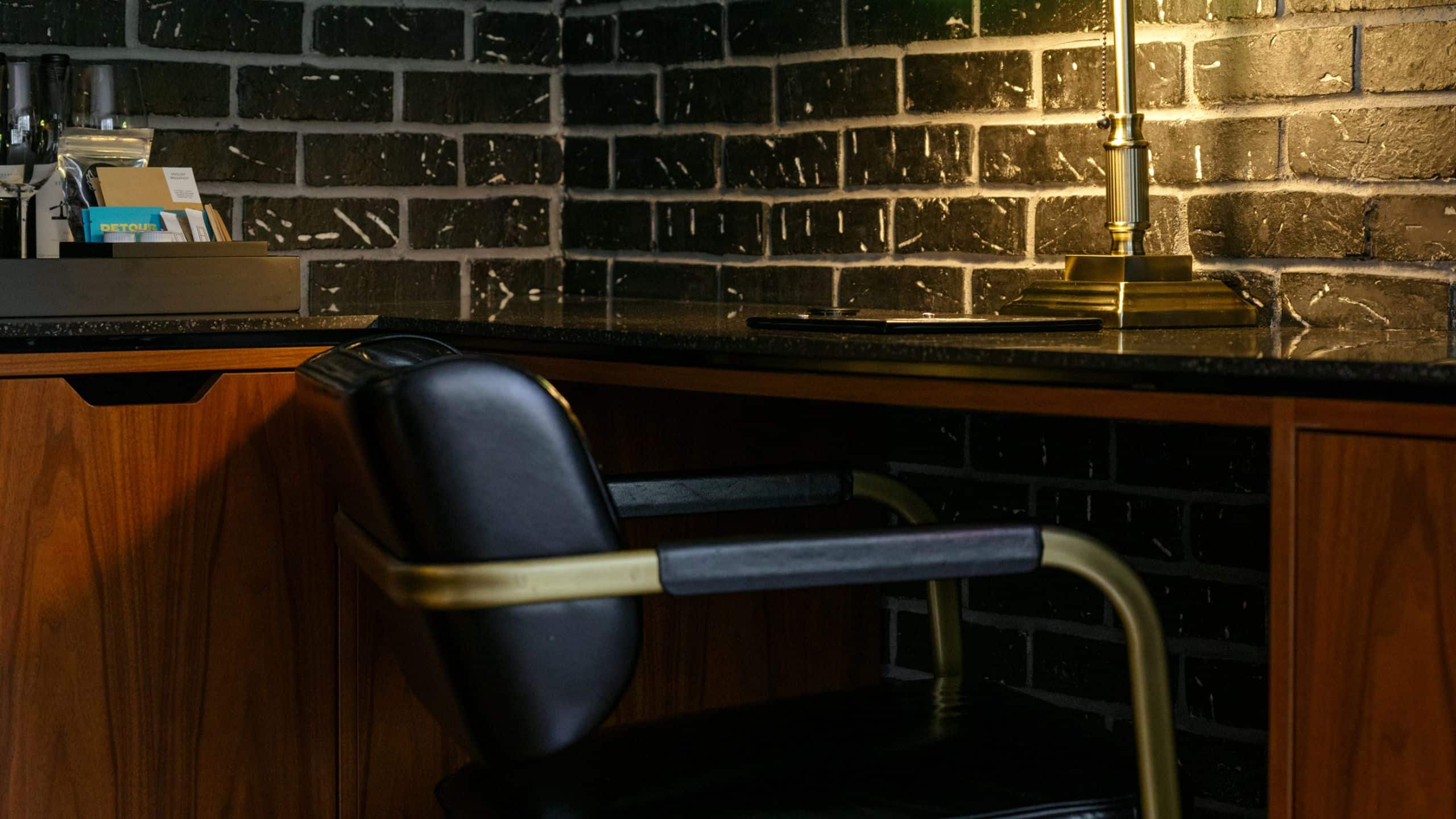 The Anndore House The Residence Suite Desk