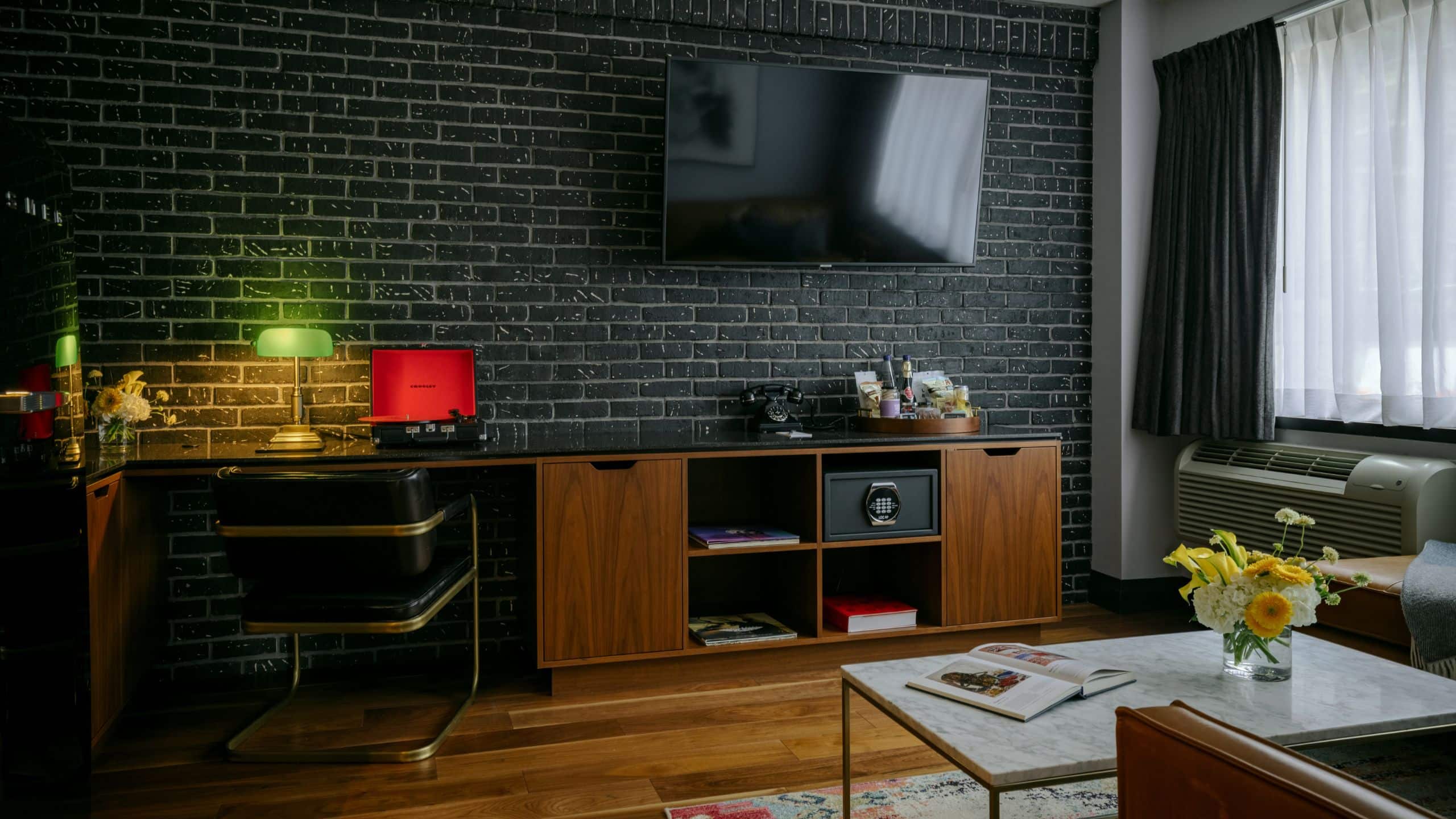 The Anndore House The Residence Suite Living Room Television