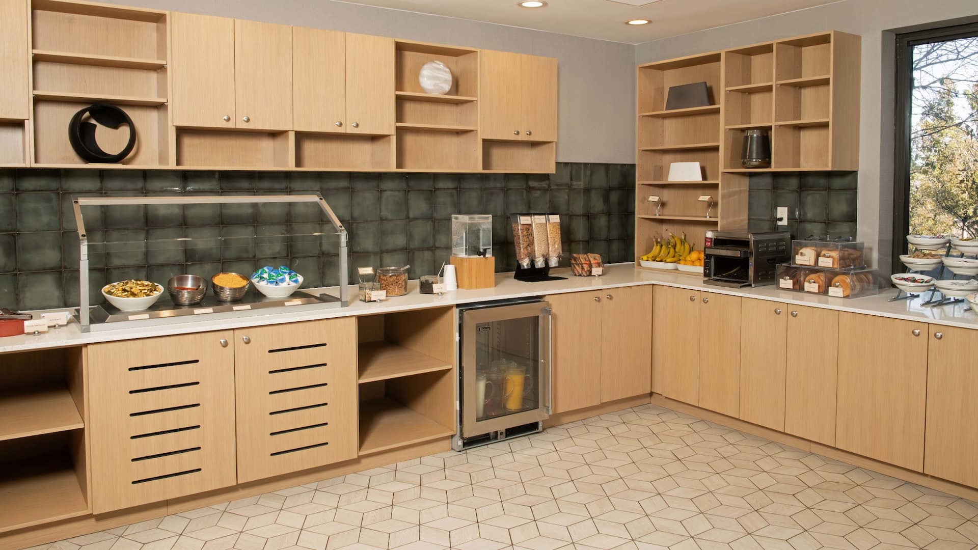 Hyatt Place Denver-South/Park Meadows Breakfast Area