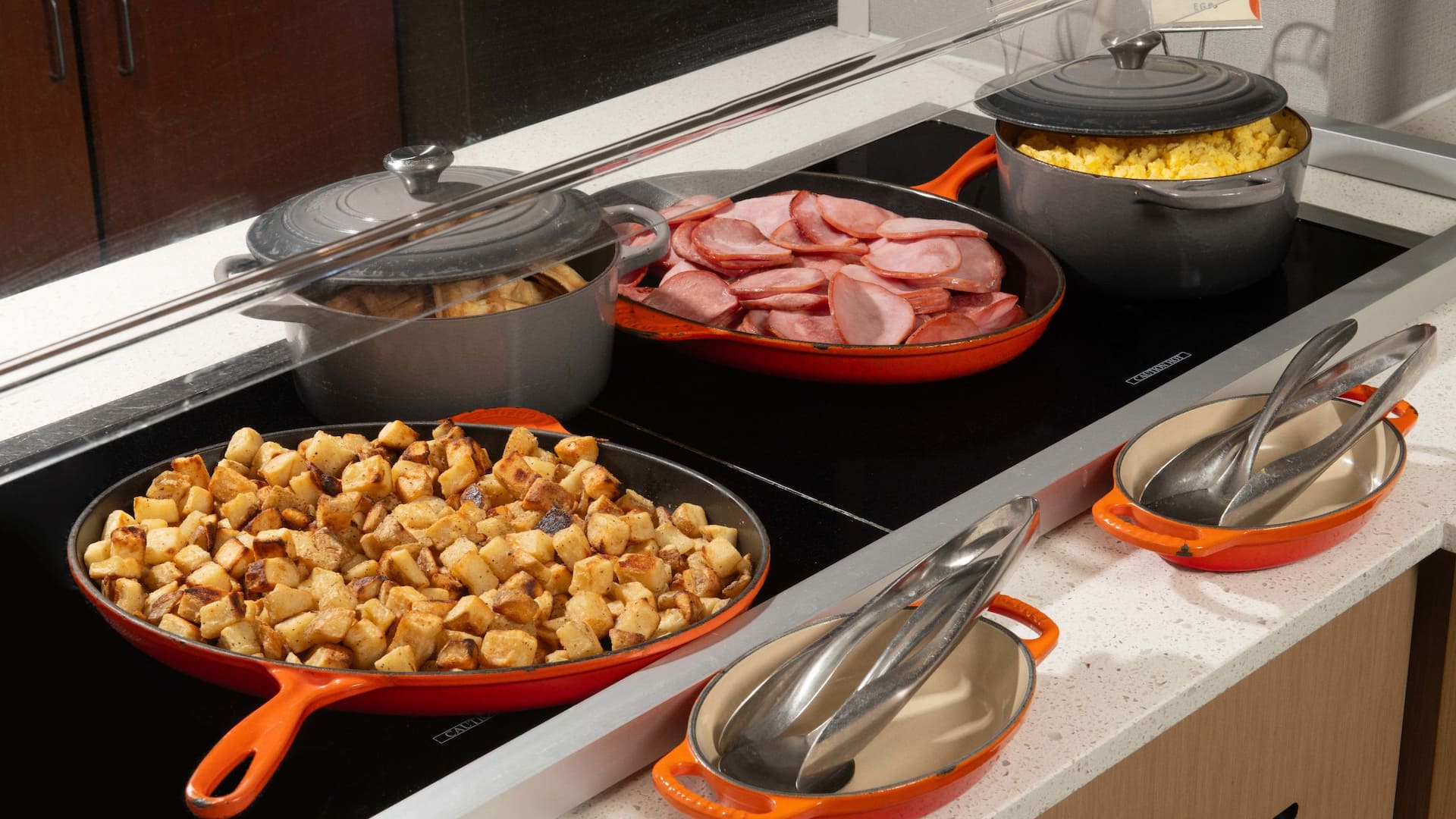 Hyatt Place Denver-South/Park Meadows Hot Breakfast