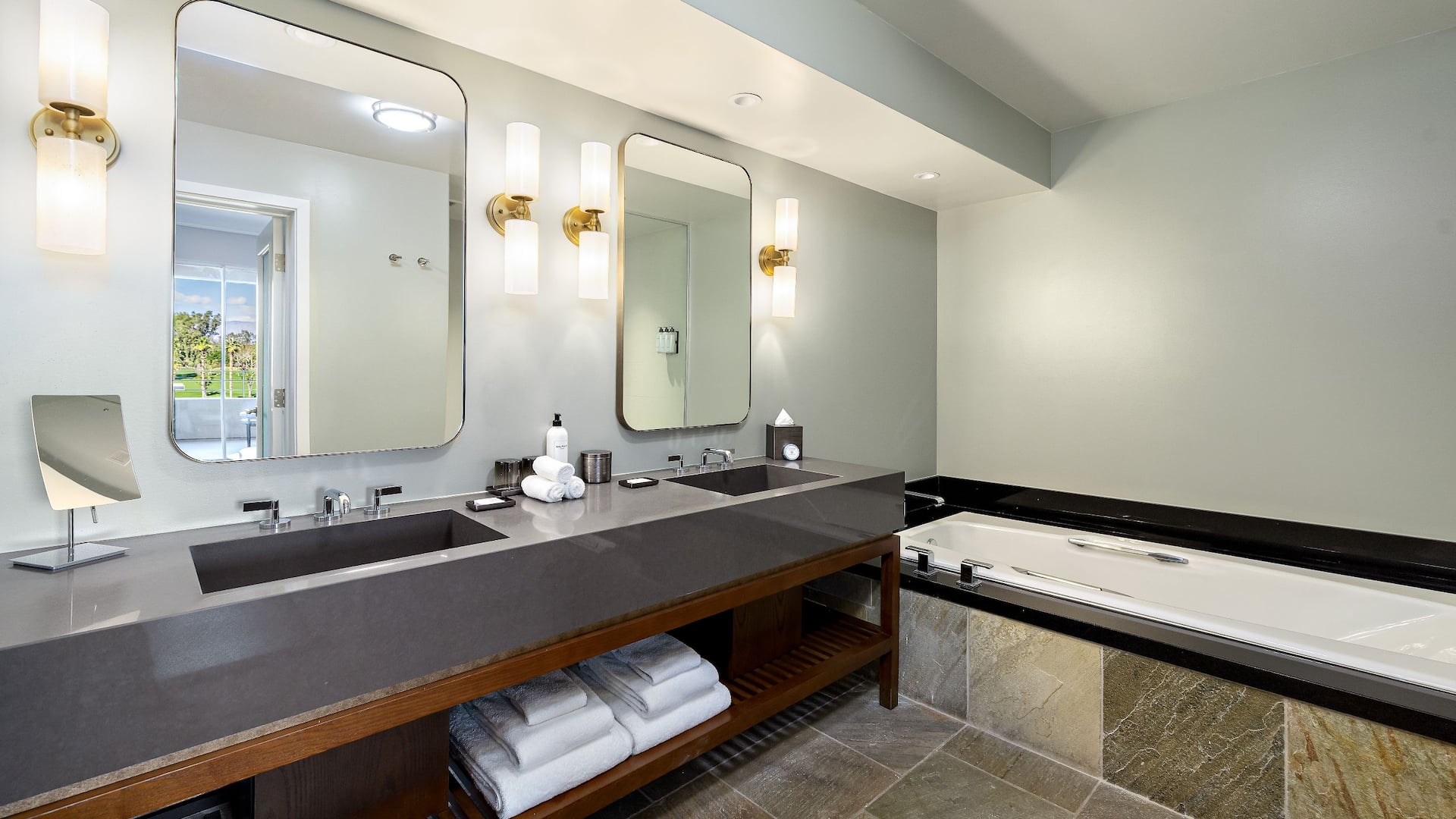 4/4 Grand Hyatt Indian Wells Resort & Villas Penthouse Suite Bathroom