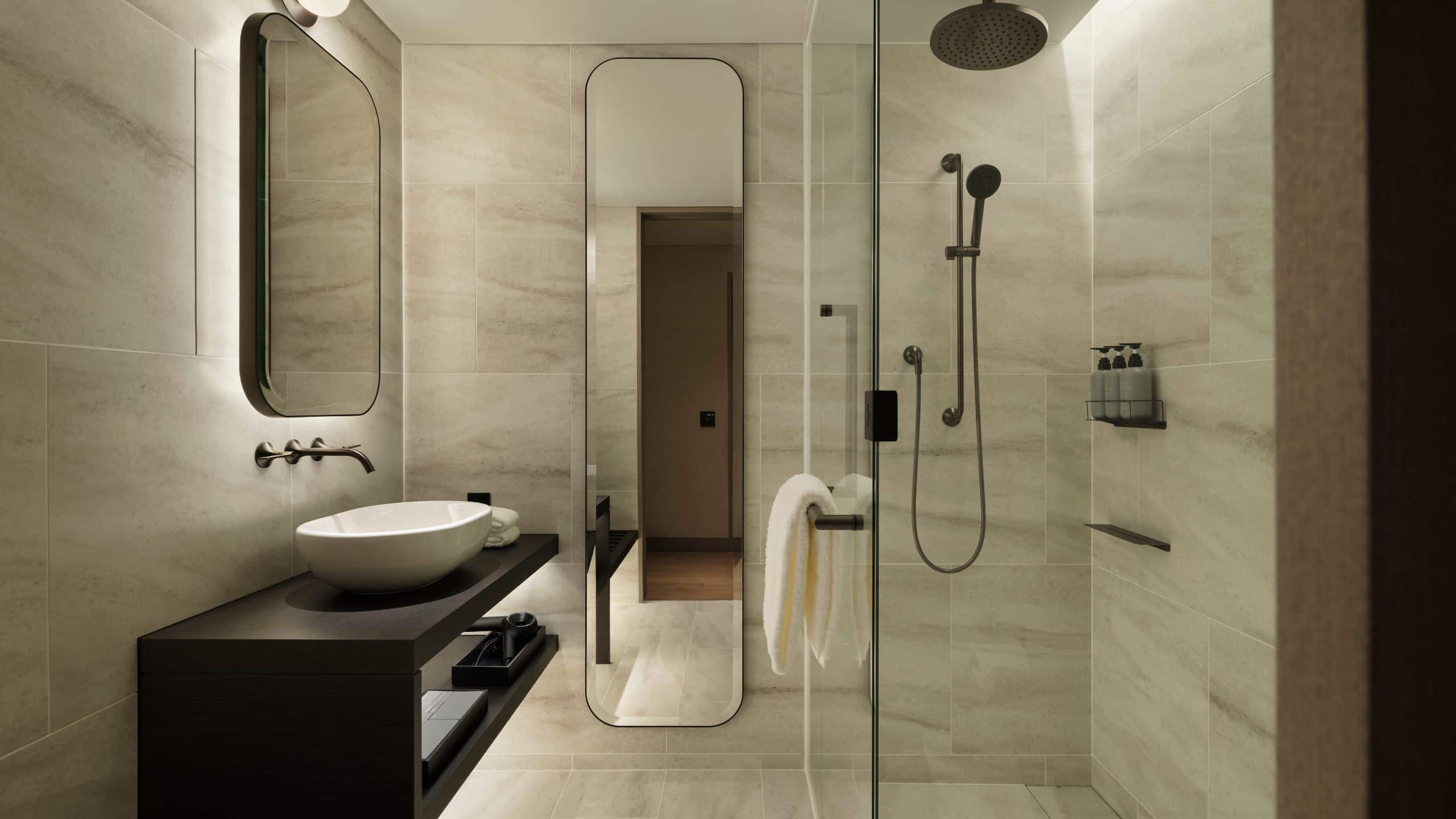 Hotel Toranomon Hills The Lounge Bathroom Shower