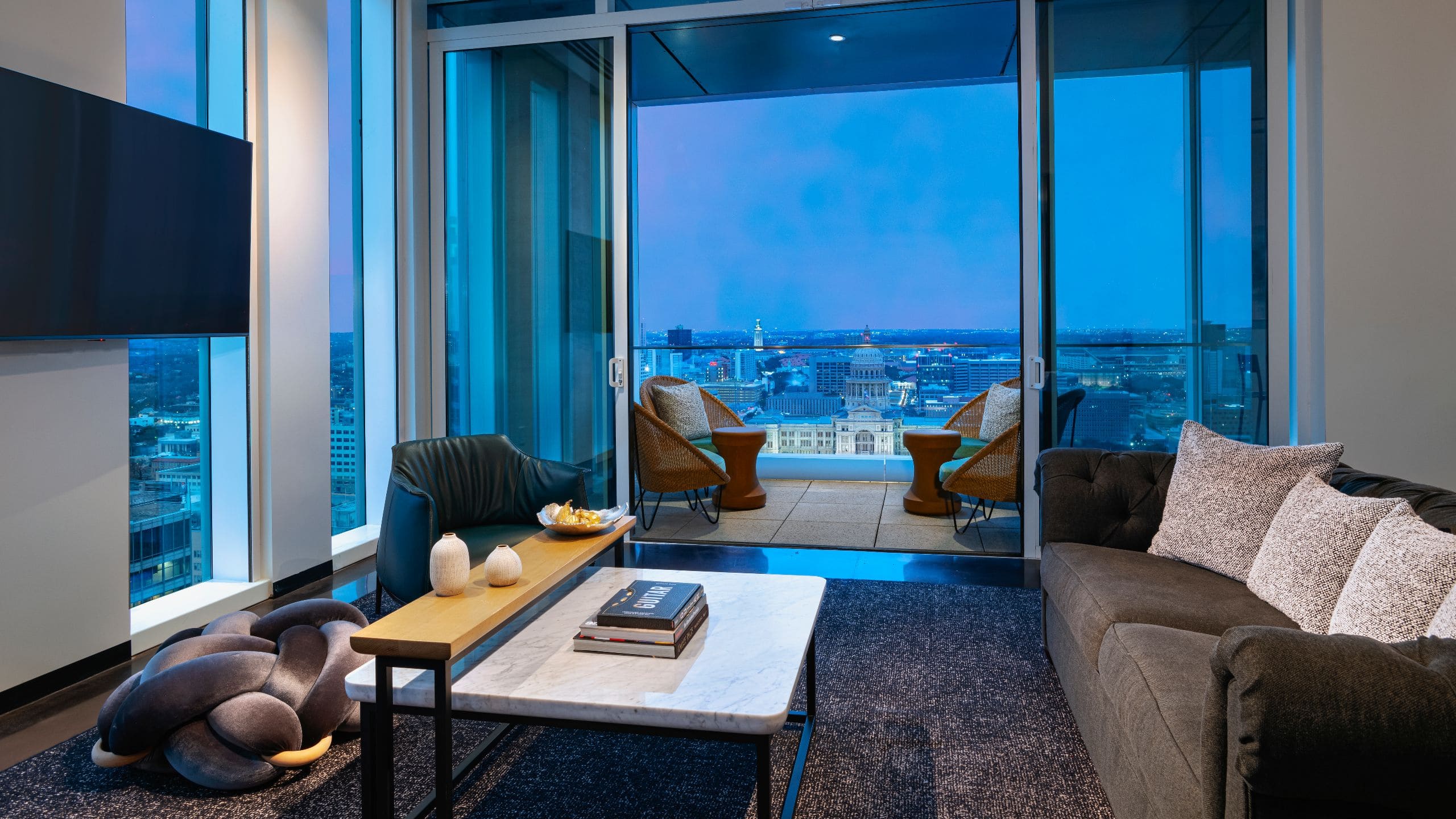 Hyatt Centric Congress Avenue Austin Penthouse Living Evening