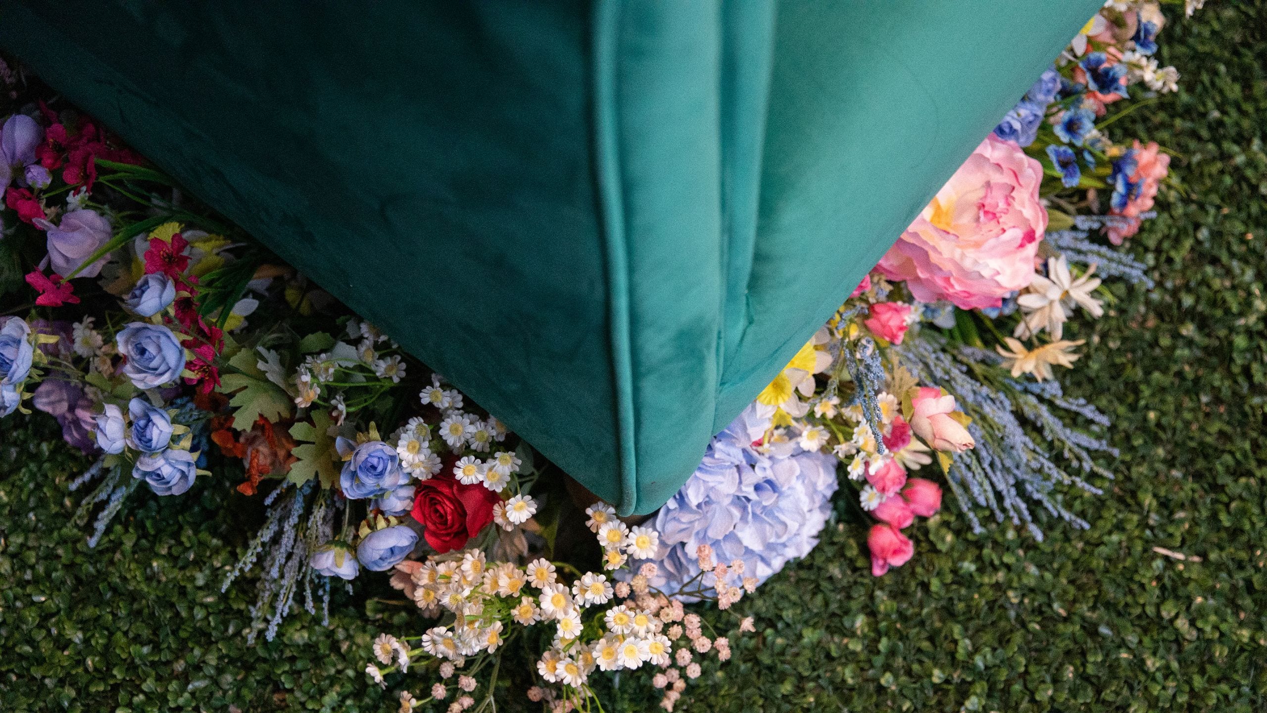Andaz 5th Avenue Secret Garden Detail Flowers