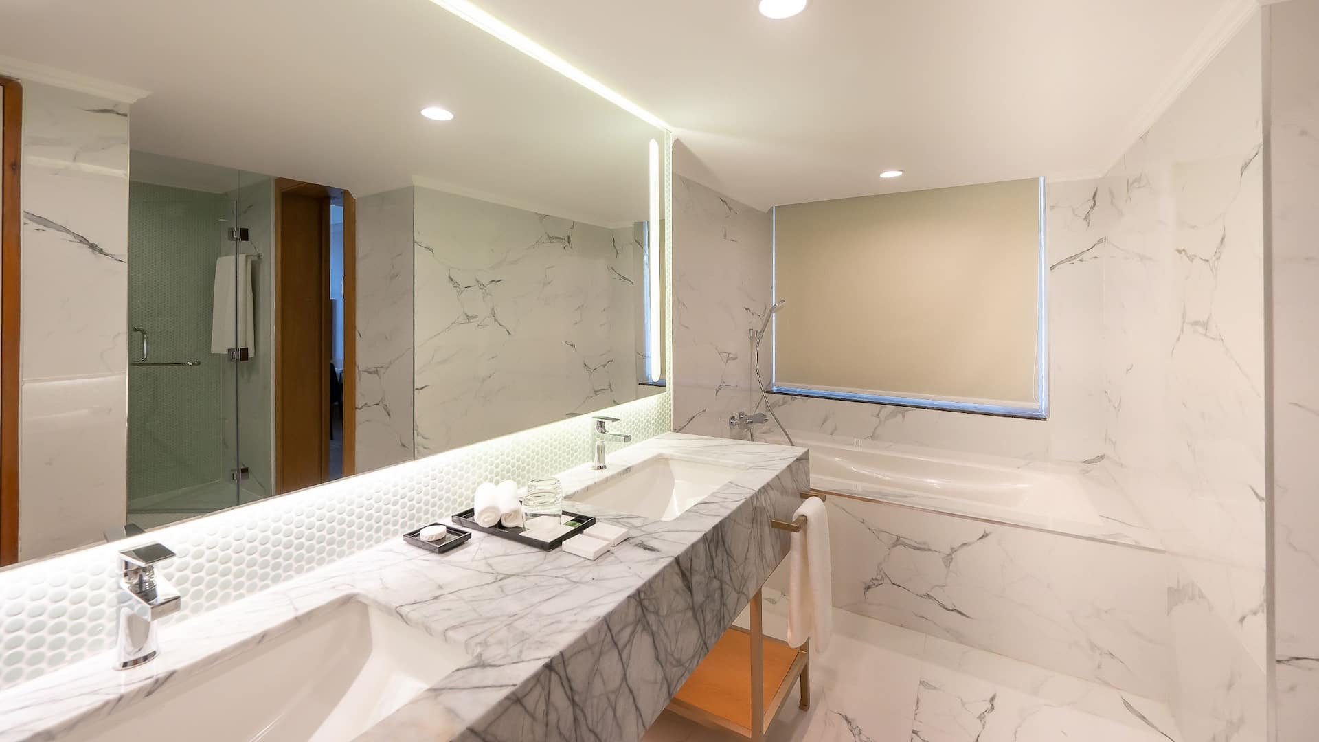3/5 Hyatt Regency Nairobi Westlands Deluxe Suite Bathtub