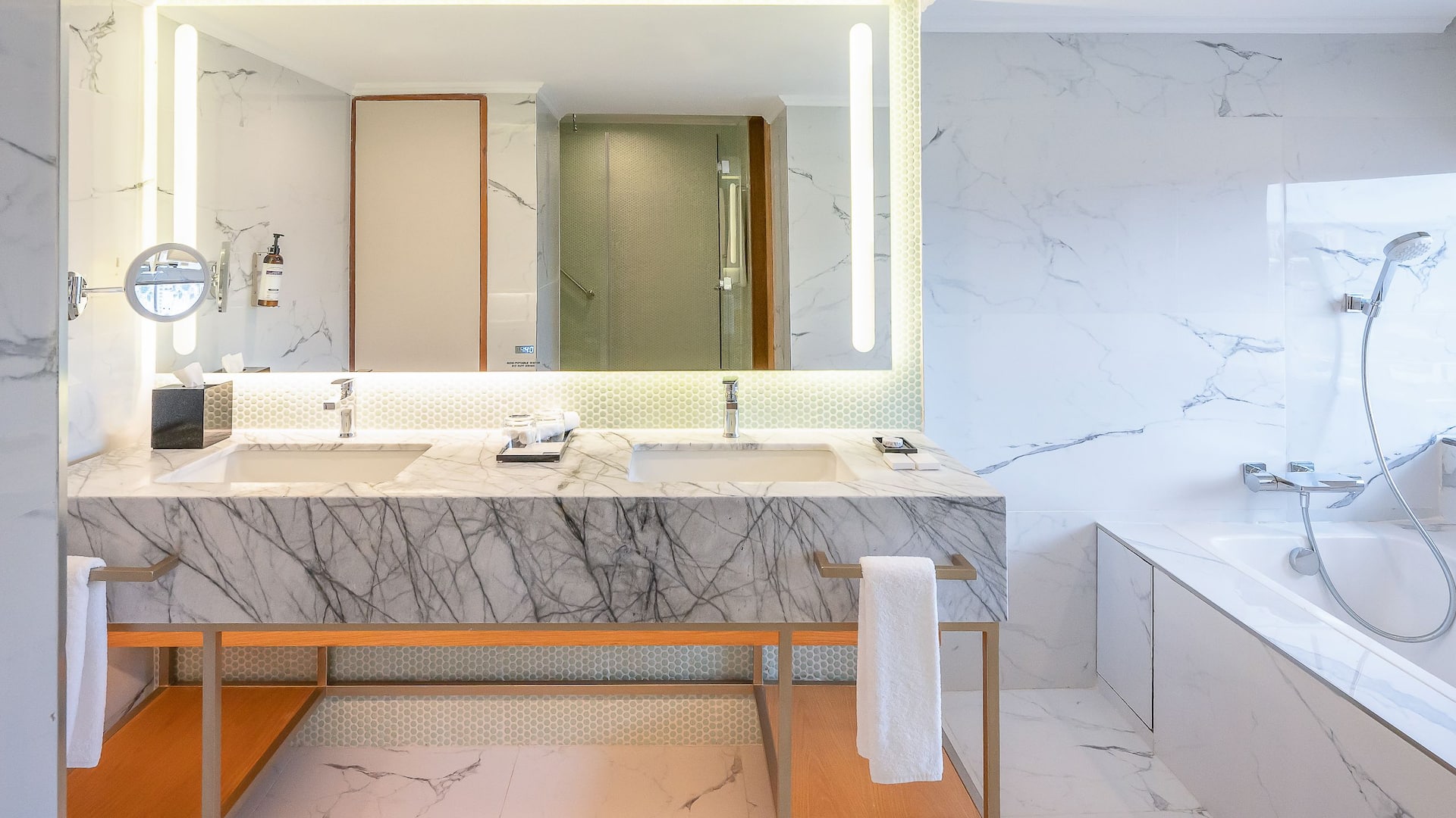 4/5 Hyatt Regency Nairobi Westlands Deluxe Suite Vanity Counter