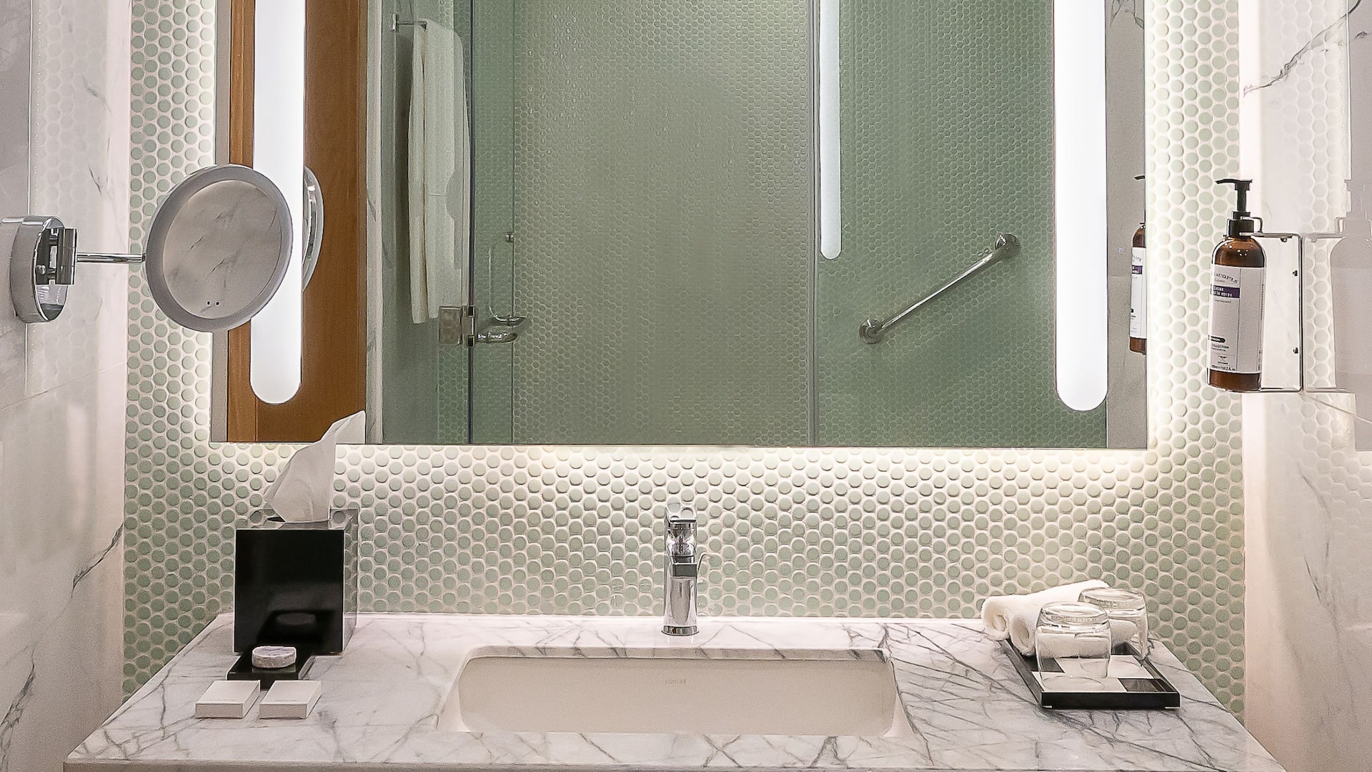 6/6 Hyatt Regency Nairobi Westlands Standard Bathroom Vanity Counter