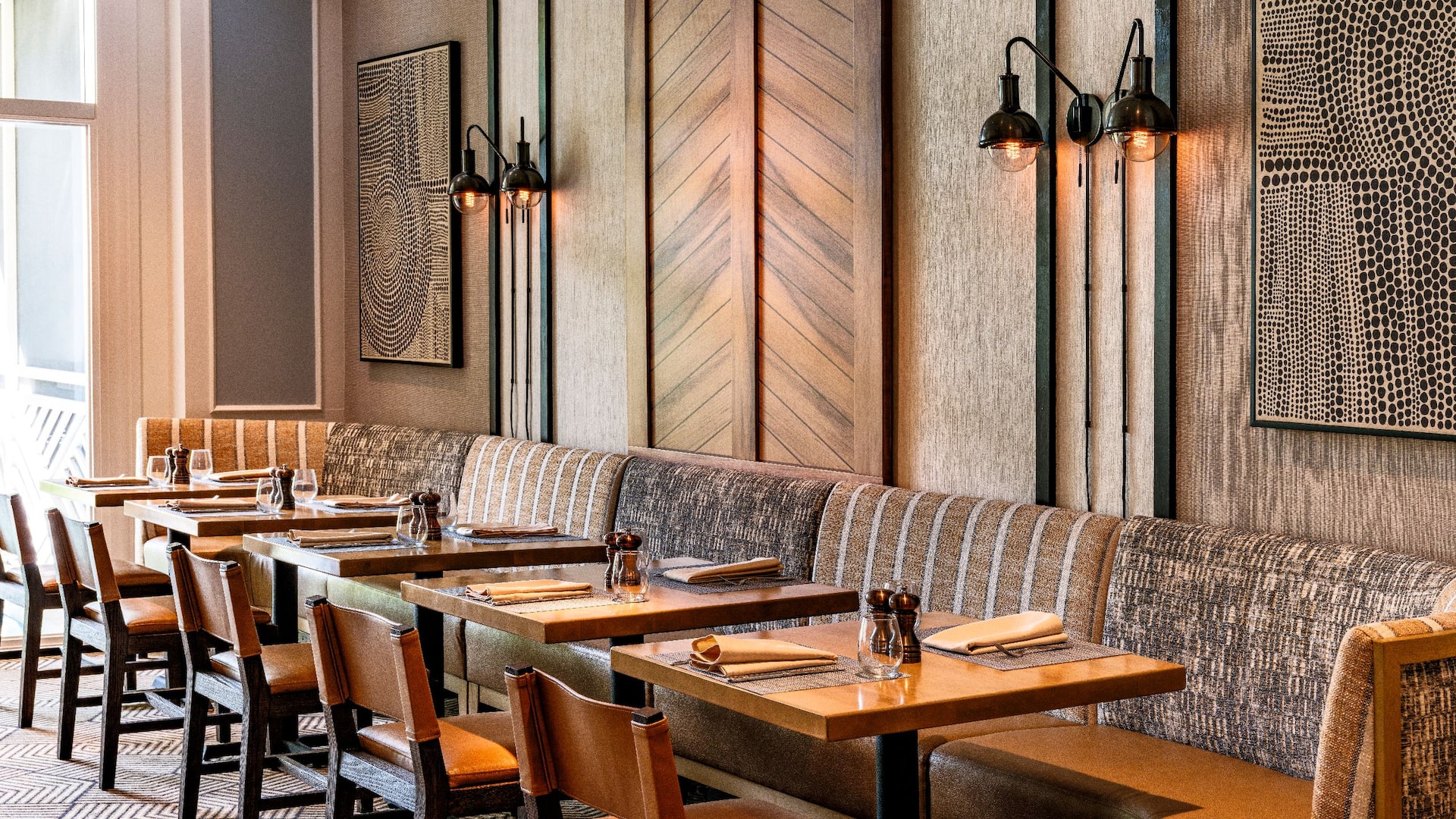Hyatt Regency Coconut Point Resort and Spa A Southern Kitchen Booth Seating