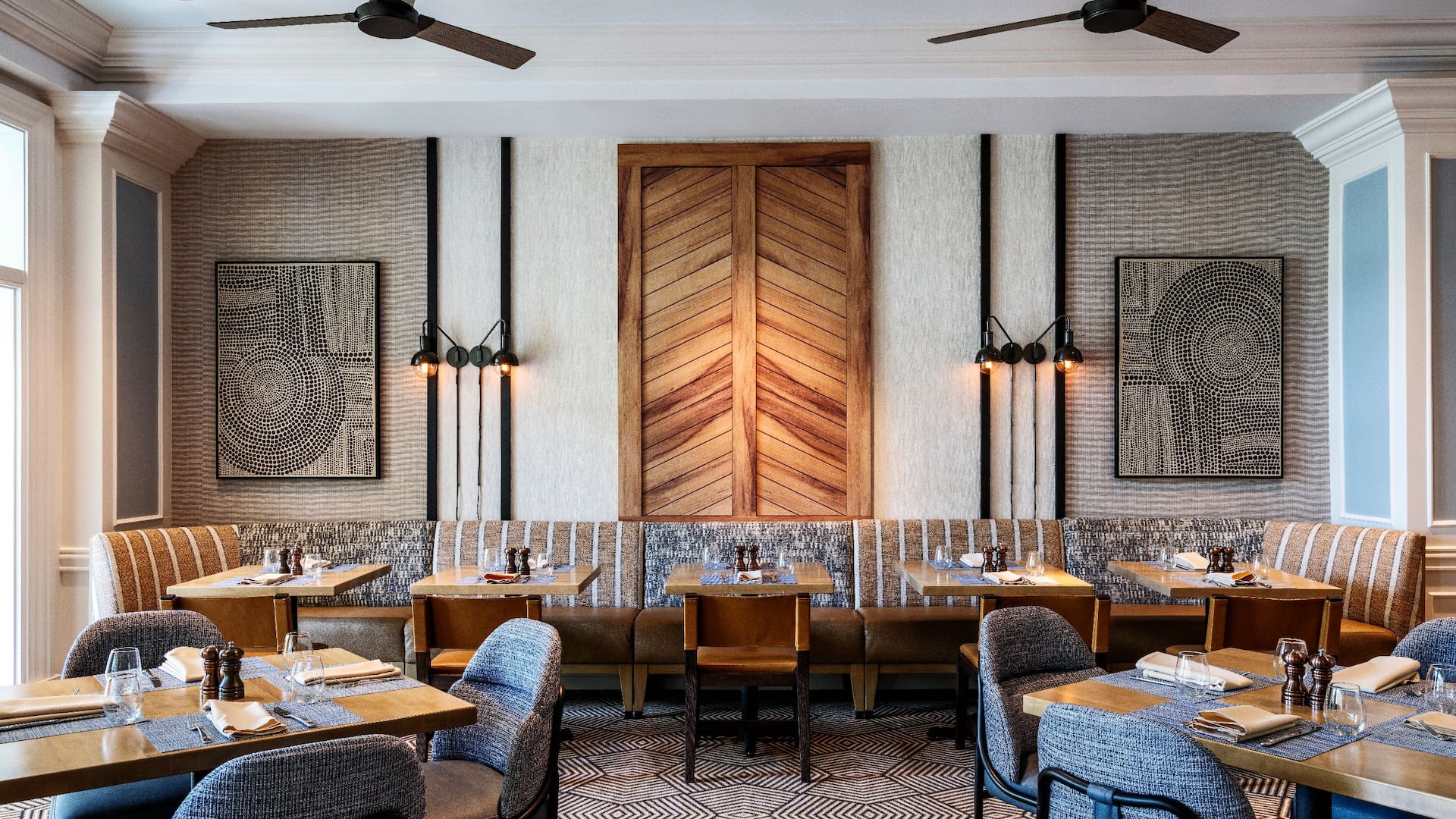 Hyatt Regency Coconut Point Resort and Spa A Southern Kitchen Booth Wall Seating