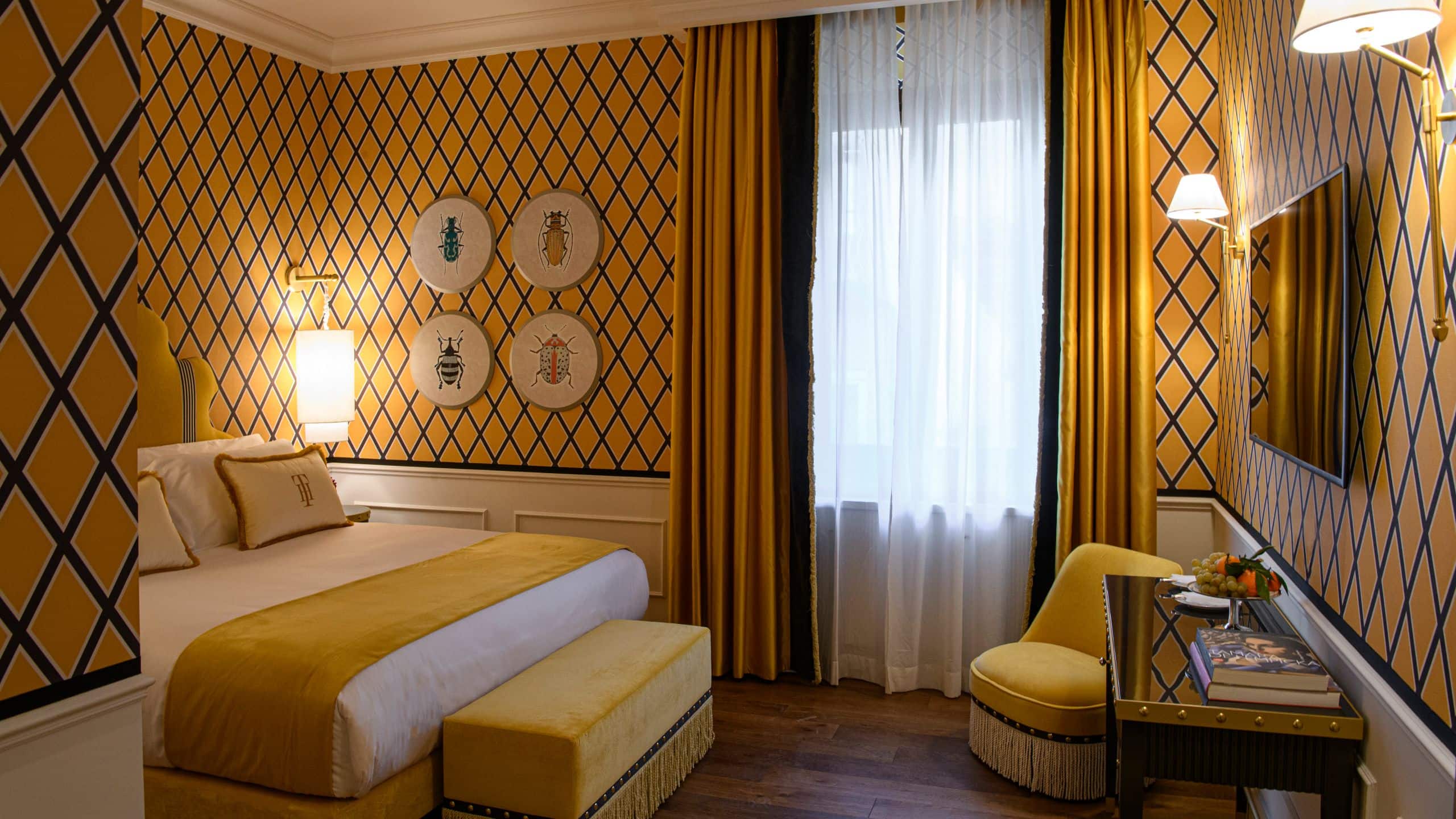 1 de 2 IL Tornabuoni Hotel King Bed
