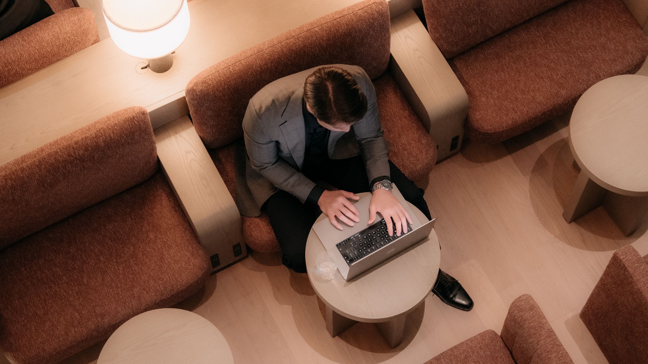 Hotel Toranomon Hills The Lounge Business Man Laptop
