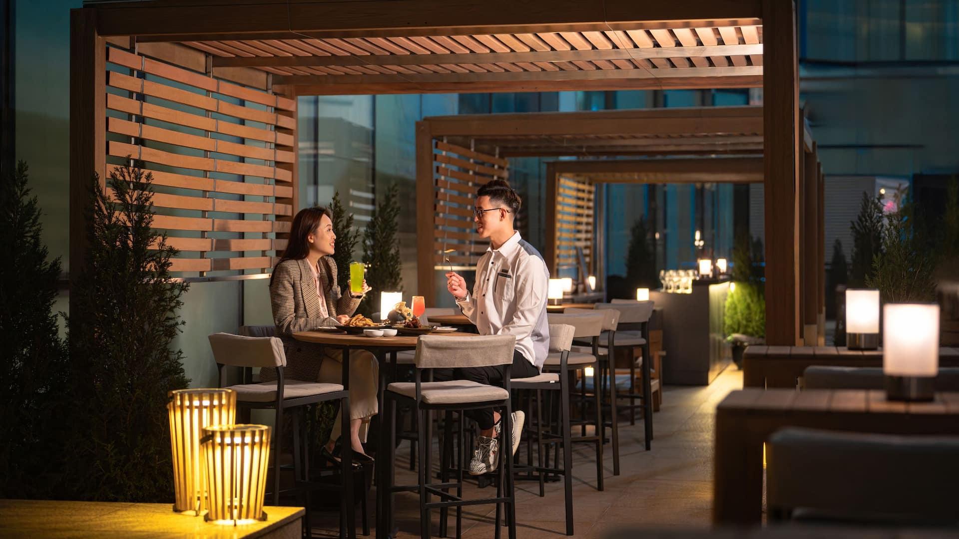 Hyatt Regency Hong Kong, Tsim Sha Tsui Chin Chin Bar Gazebo Close Up