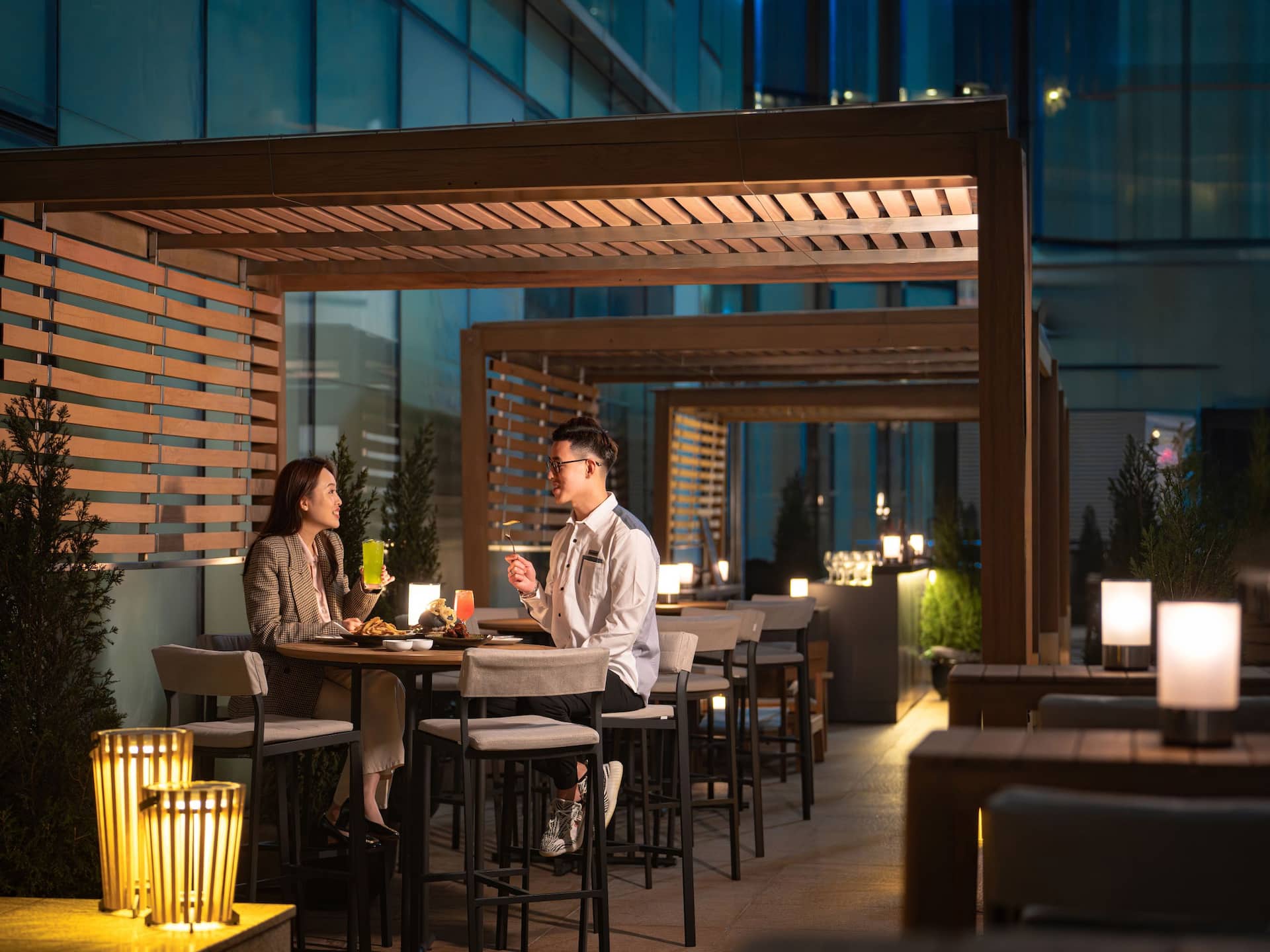 Hyatt Regency Hong Kong, Tsim Sha Tsui Chin Chin Bar Gazebo Close Up