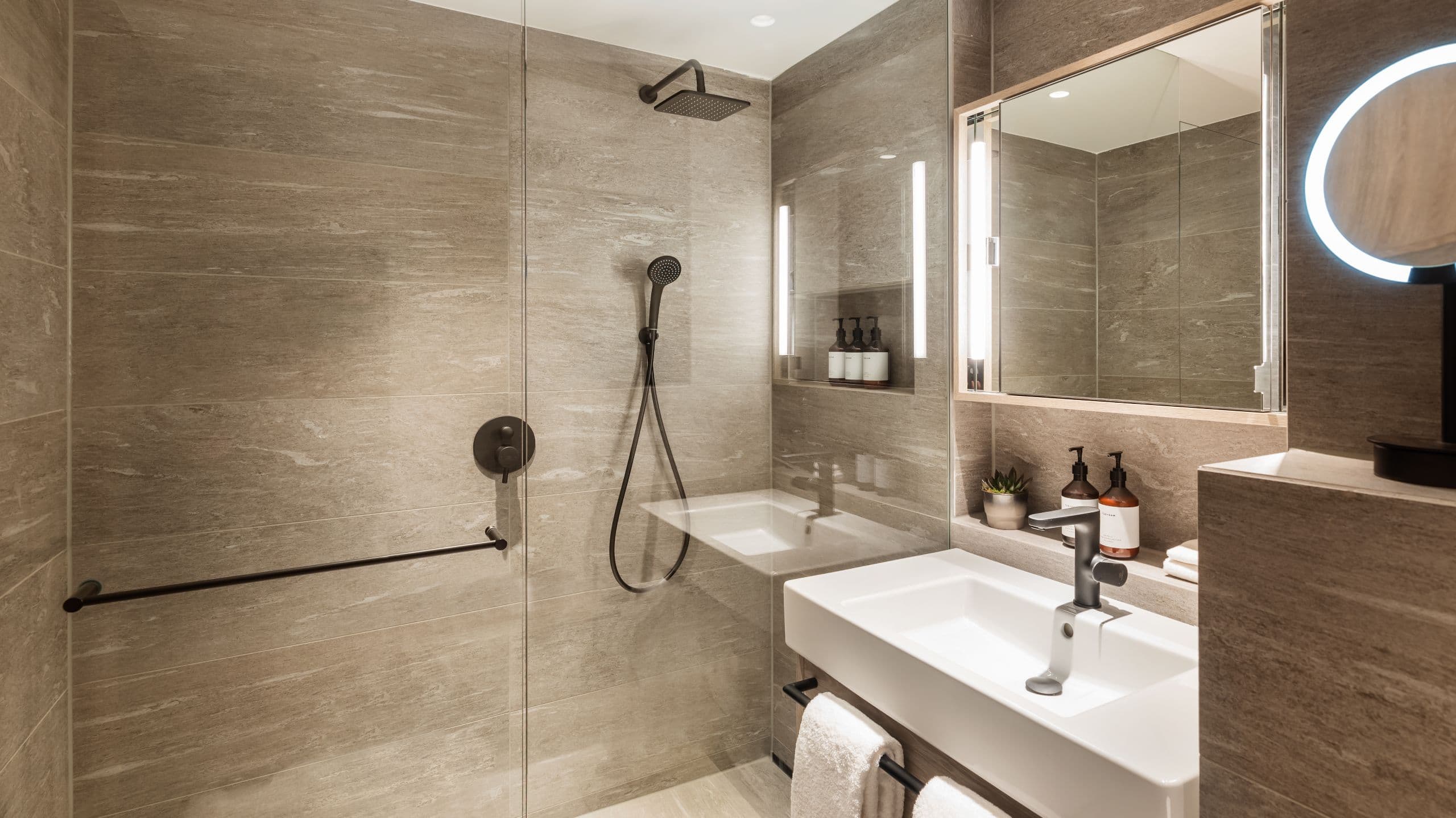 第 1，共 1 Kennedy 89 King Room Bathroom