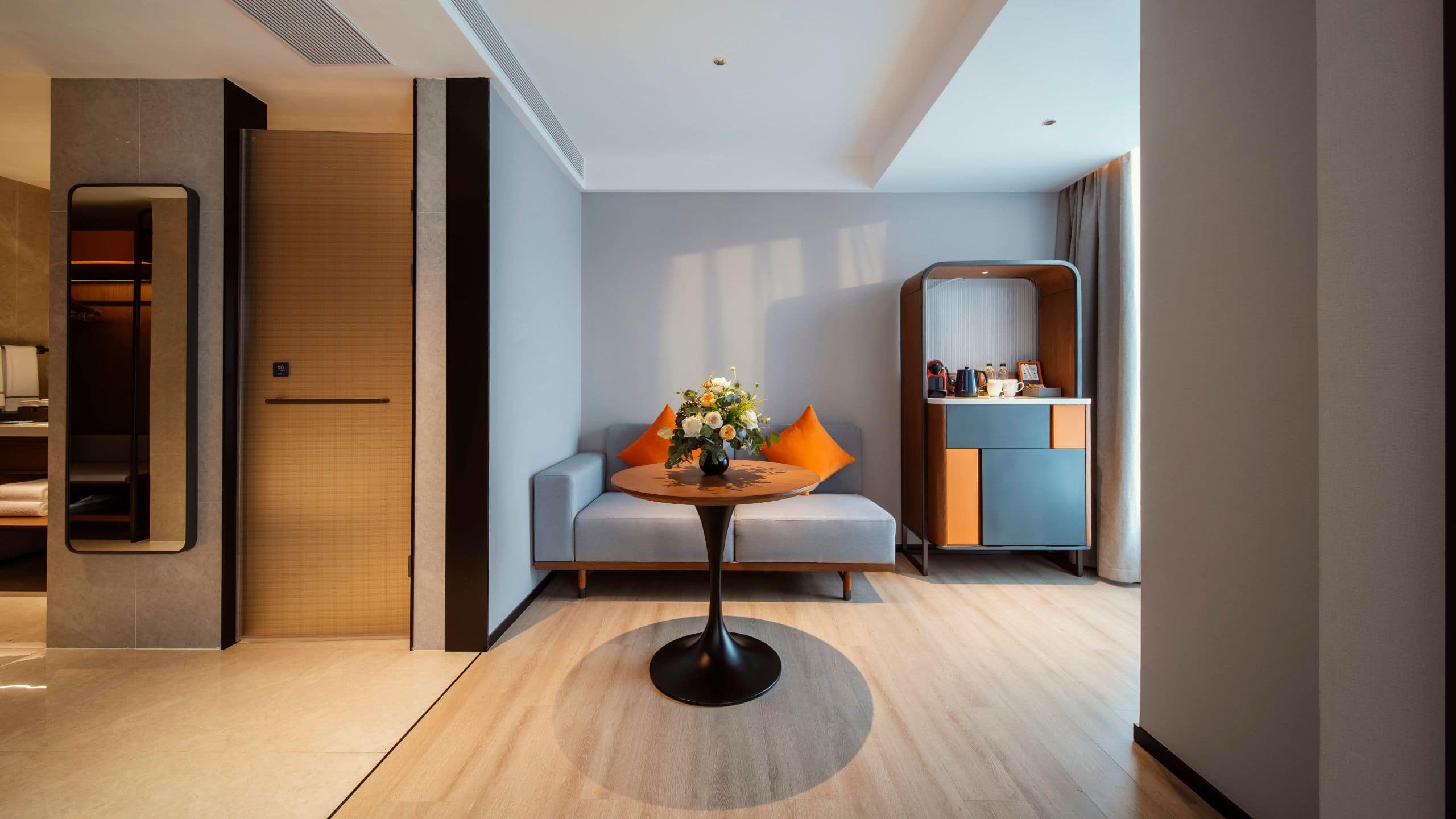 5 of 5 UrCove Chengdu Wenshu Monastery Taikoo Li Executive Deluxe King Sofa