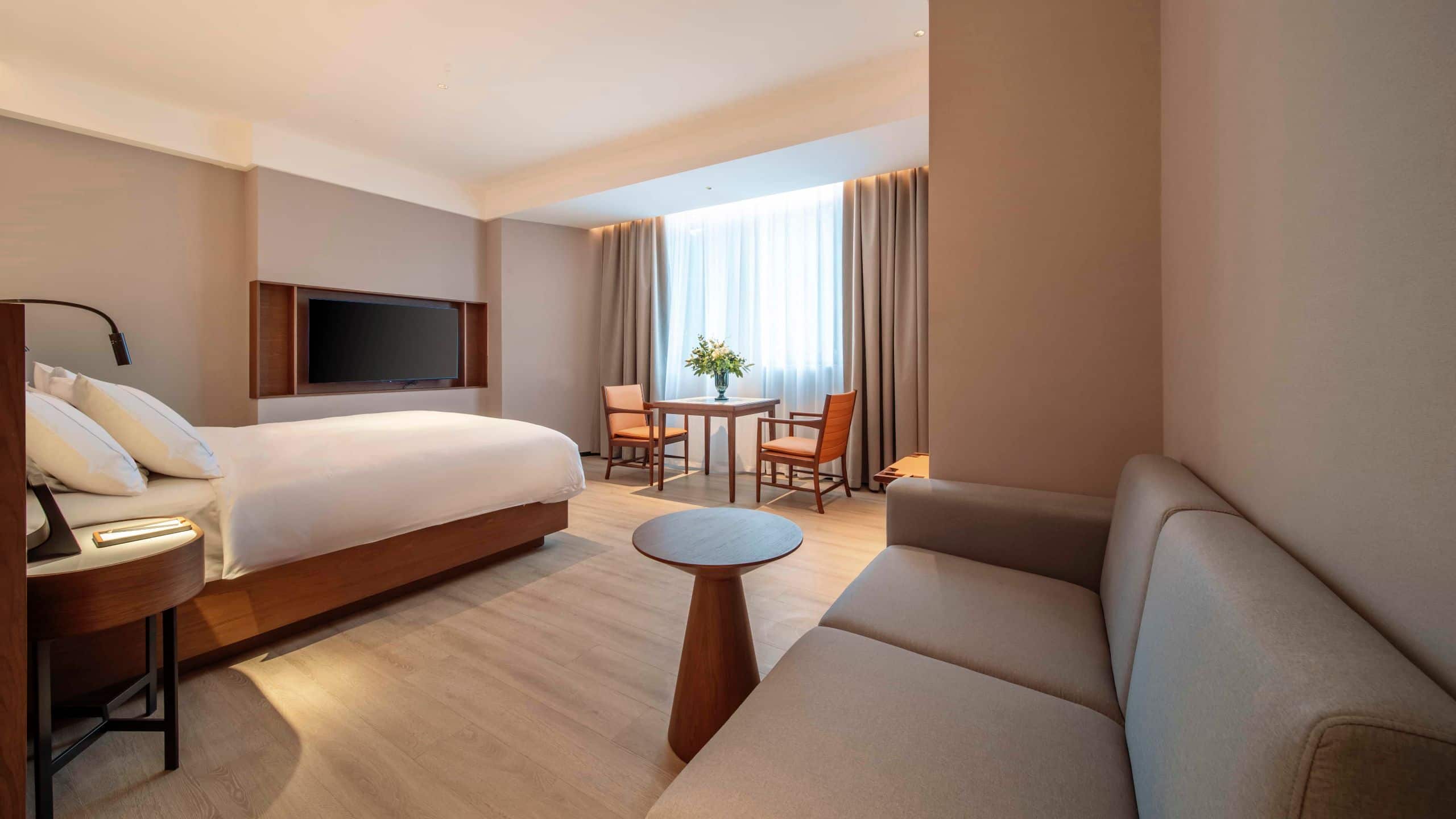 2 of 4 UrCove Chengdu Wenshu Monastery Taikoo Li Executive Grand King Room