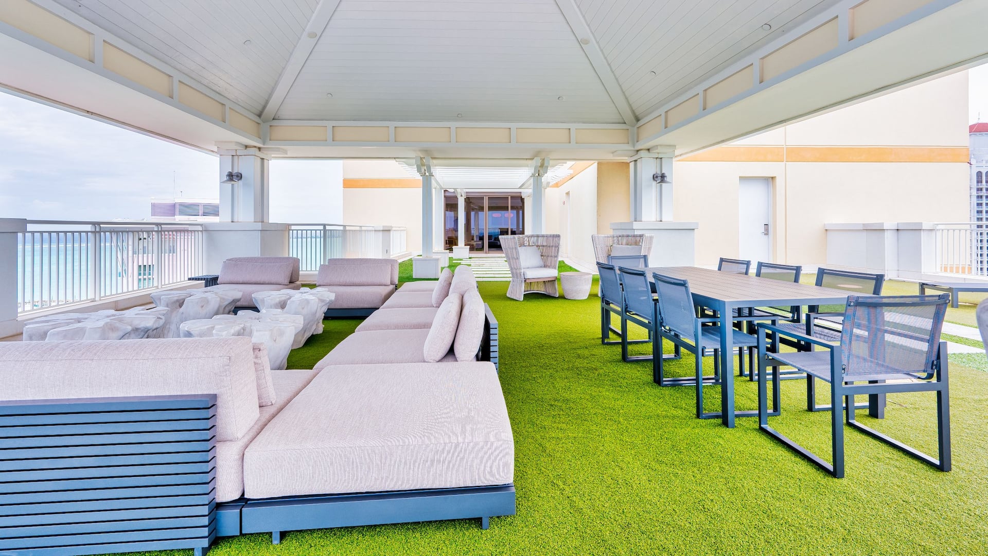 10/10 Grand Hyatt Baha Mar West Tower Presidential Hospitality Terrace Couches And Table