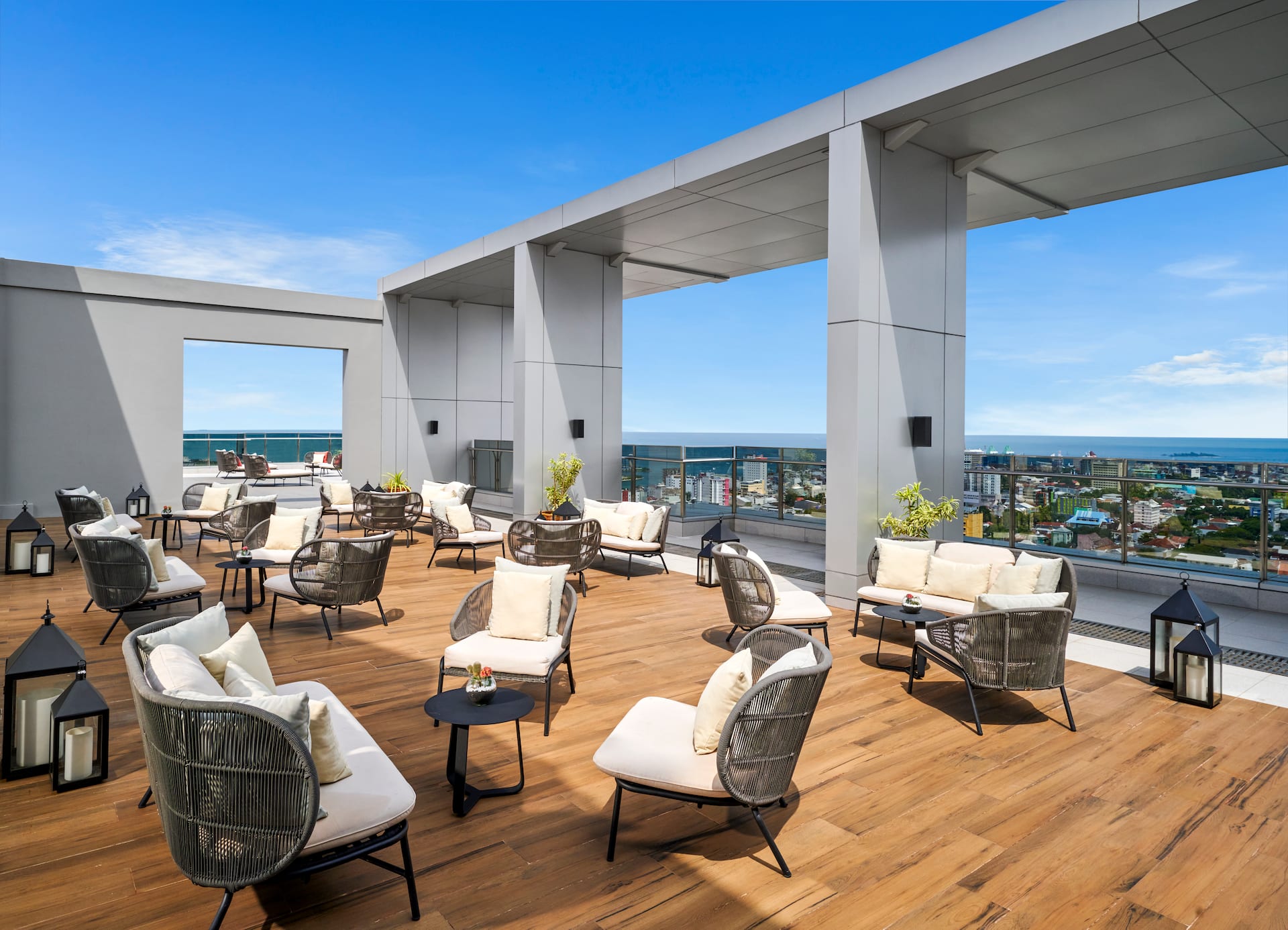 第 2，共 3 Hyatt Place Makassar Thirty One Altitude Angle Look