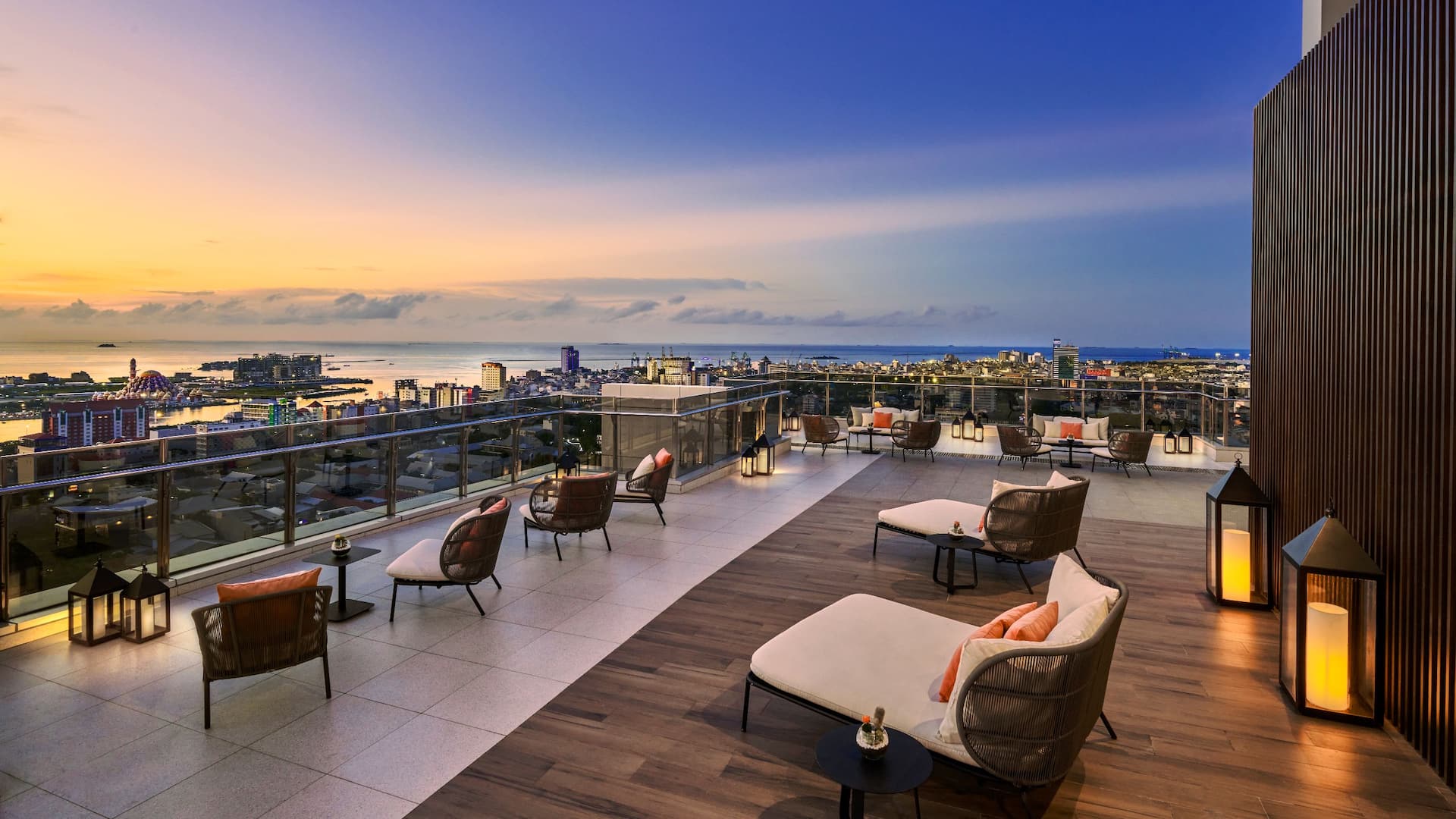 Hyatt Place Makassar Thirty One Altitude Sunset