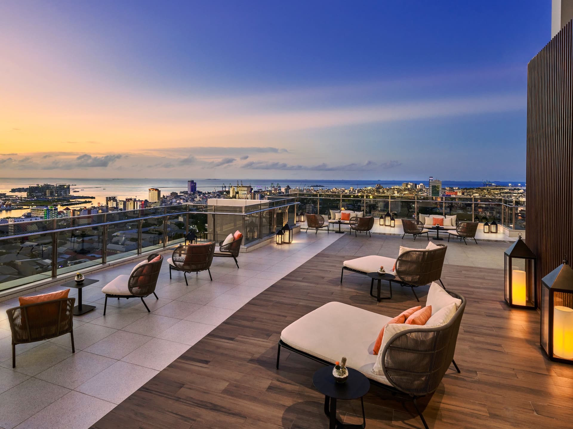 Hyatt Place Makassar Thirty One Altitude Sunset