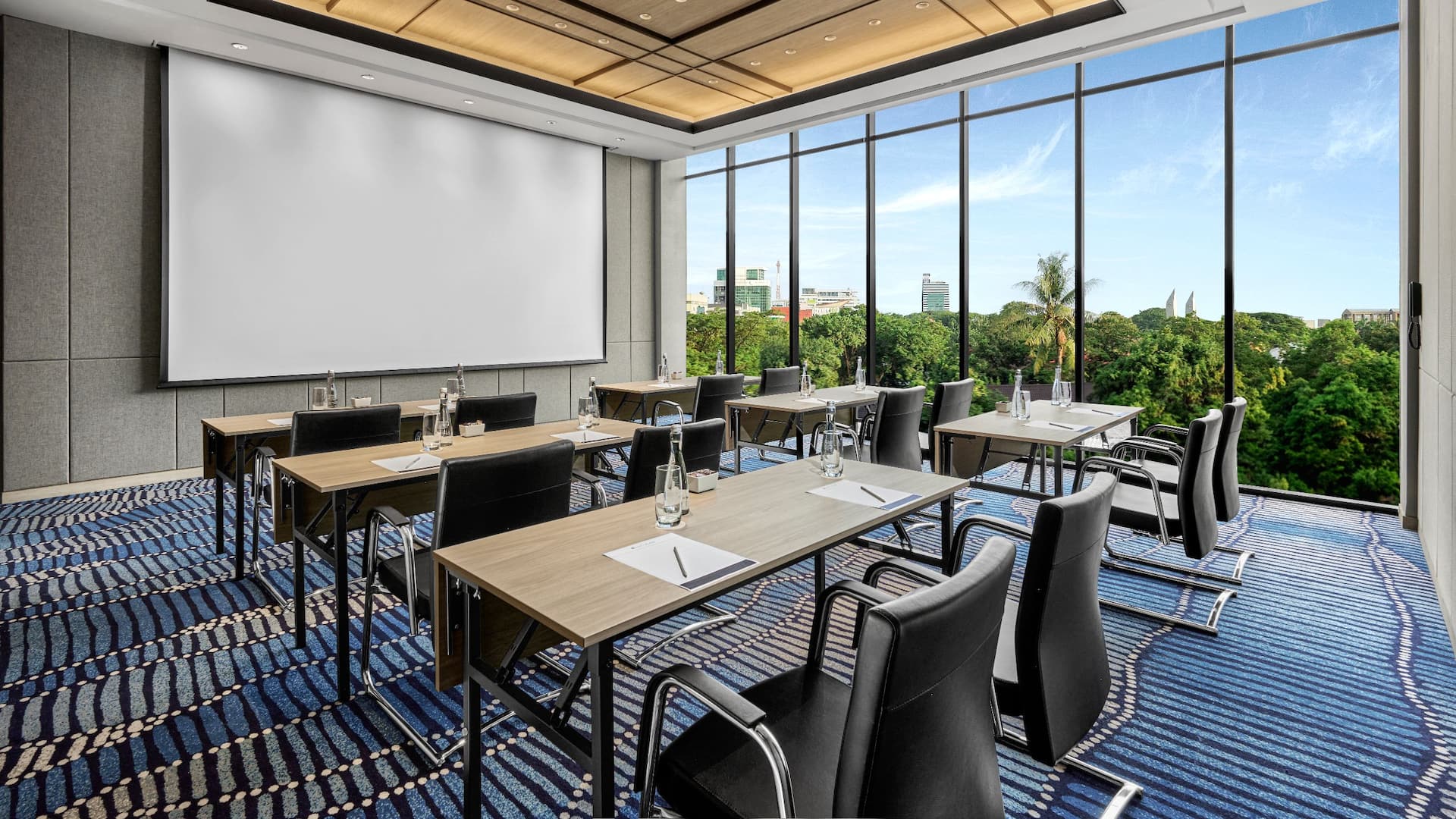 Hyatt Place Makassar Meeting Room Dalaulang
