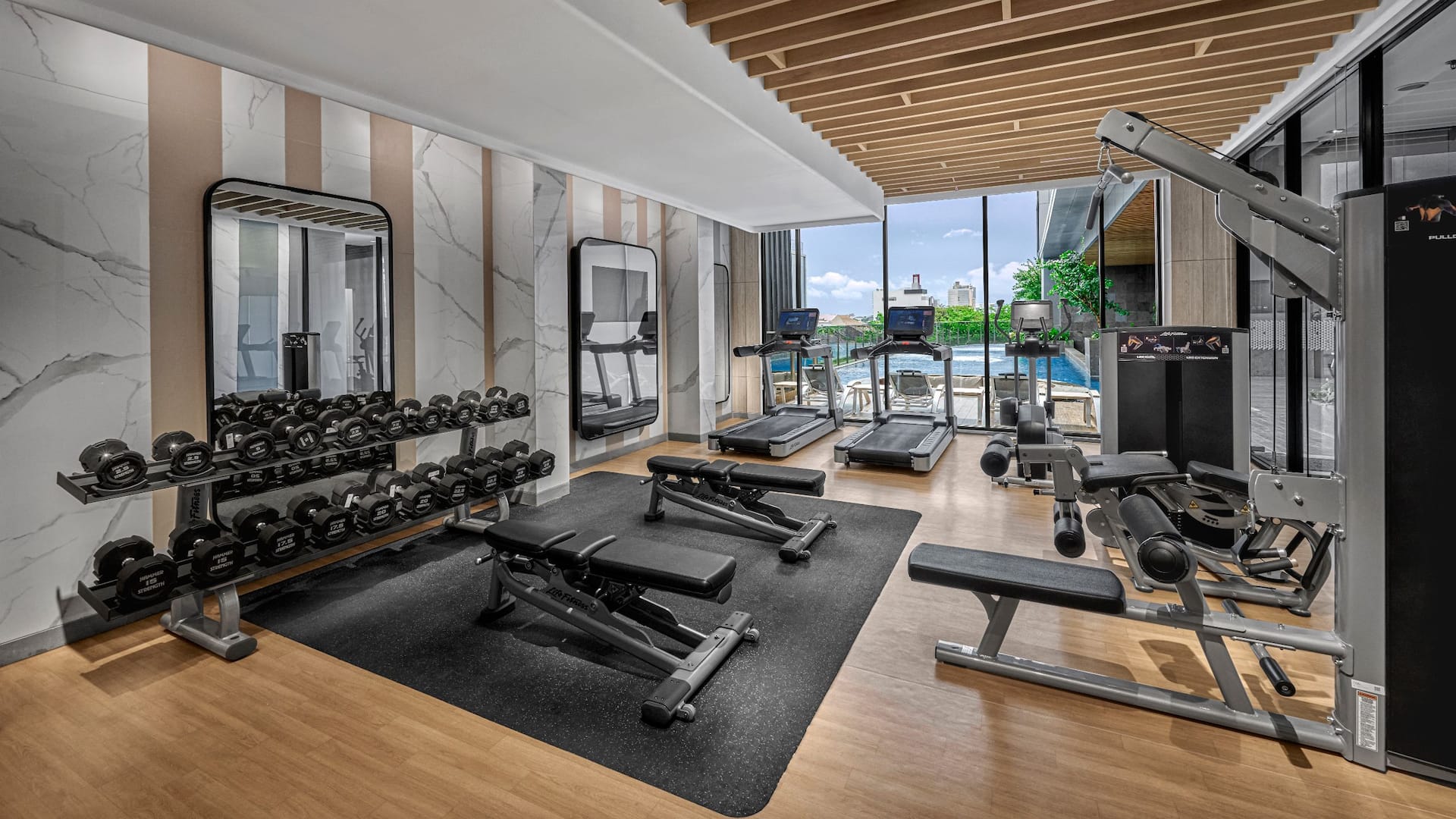 Hyatt Place Makassar Gym
