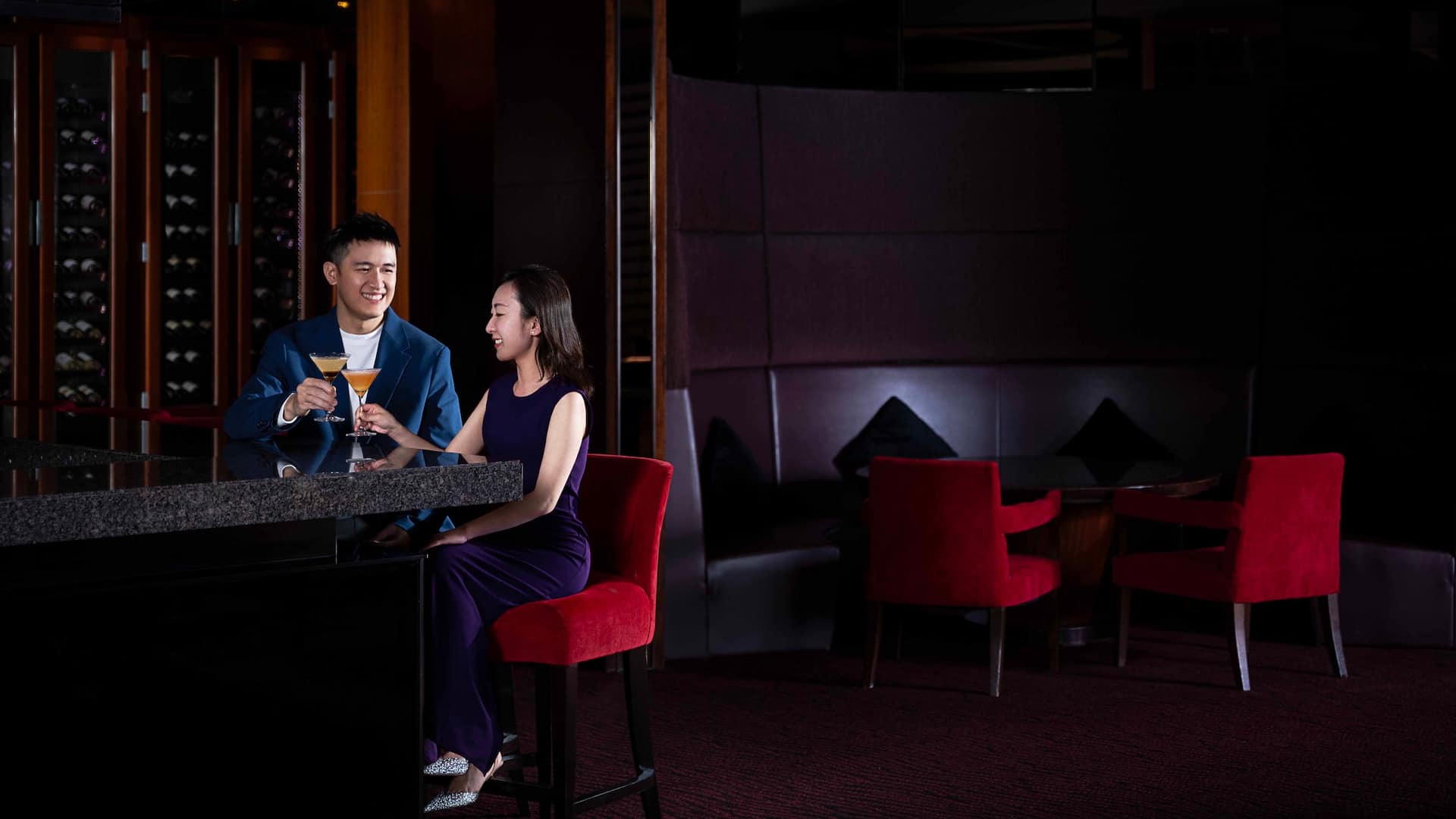 Hyatt Regency Hong Kong, Sha Tin Couples At Tin Tin Bar