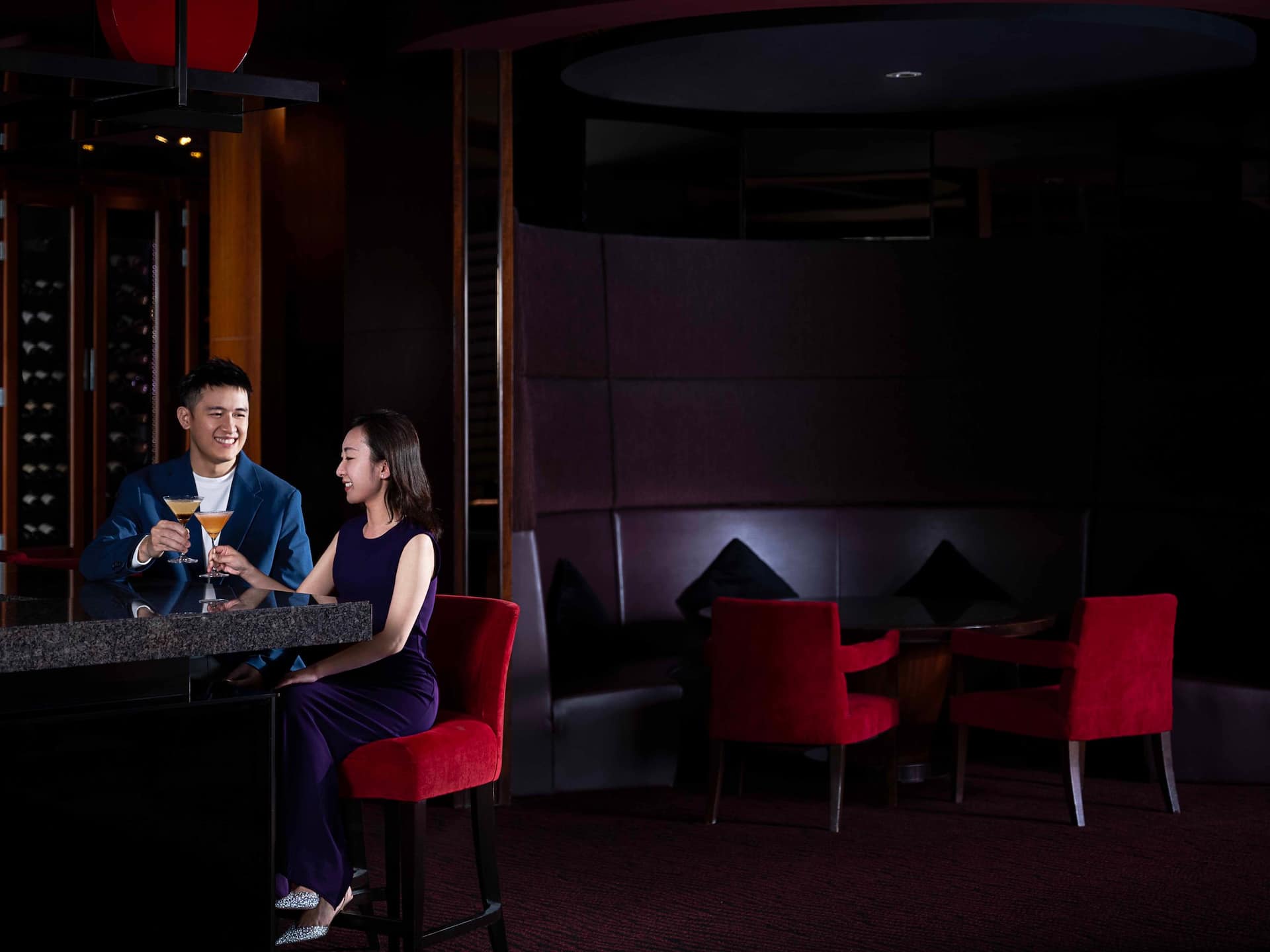 Hyatt Regency Hong Kong, Sha Tin Couples At Tin Tin Bar