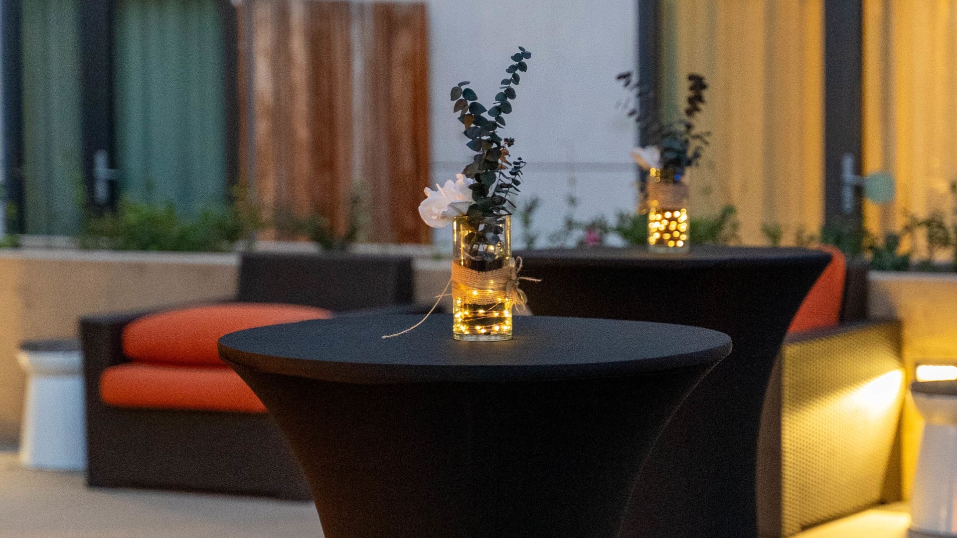 3 of 4 Hyatt Place Pasadena Outside Reception