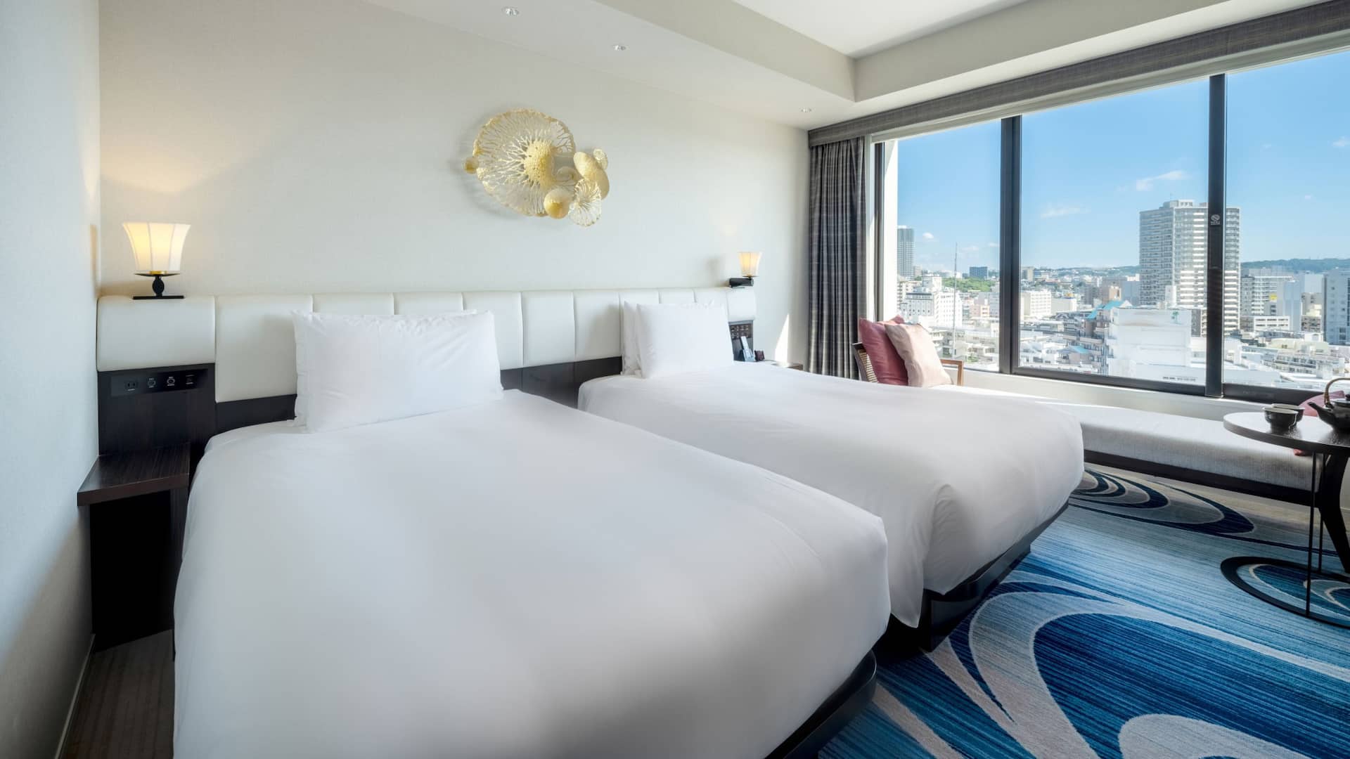 1 из 1 Hyatt Regency Naha, Okinawa Club Twin Guestroom Two Twin Beds