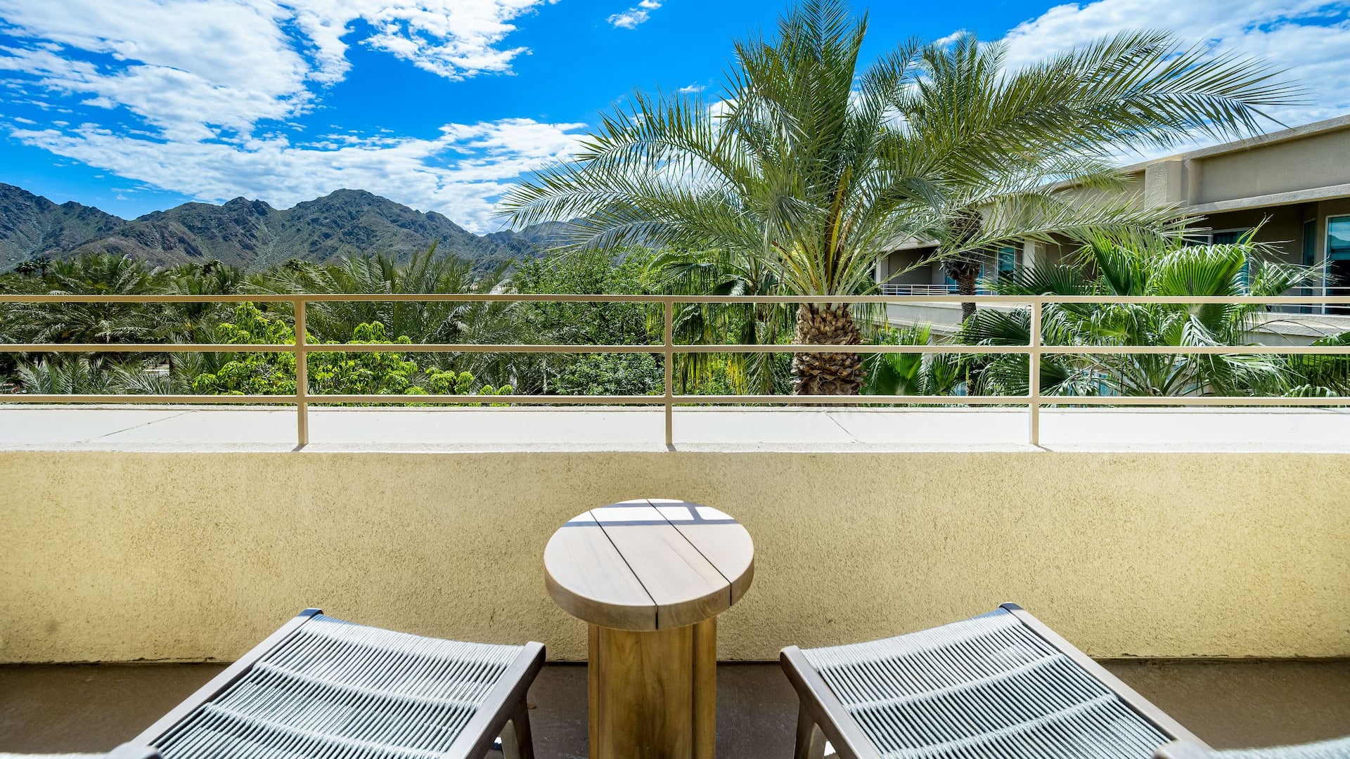 3/4 Grand Hyatt Indian Wells Resort & Villas Queen Queen Sofa Pati