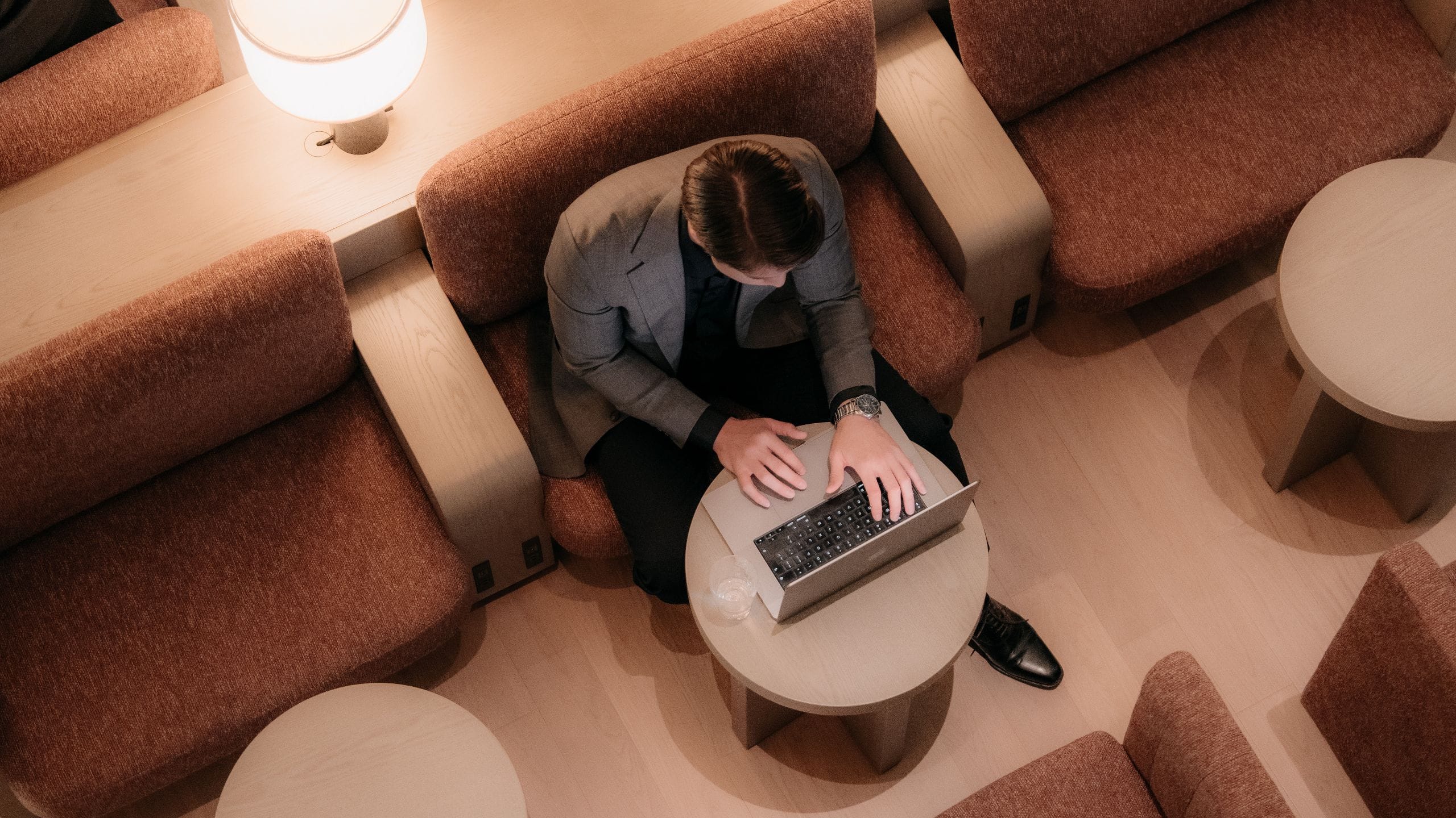 Hotel Toranomon Hills The Lounge Night Business Man Laptop