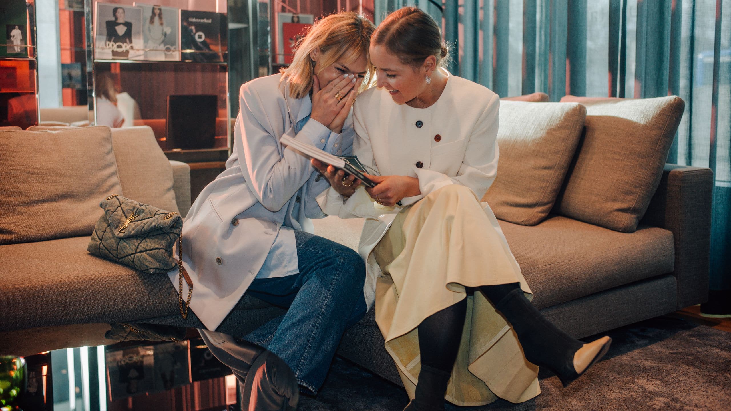 Andaz Munich Schwabinger Tor Andaz Lounge Ladies Talking