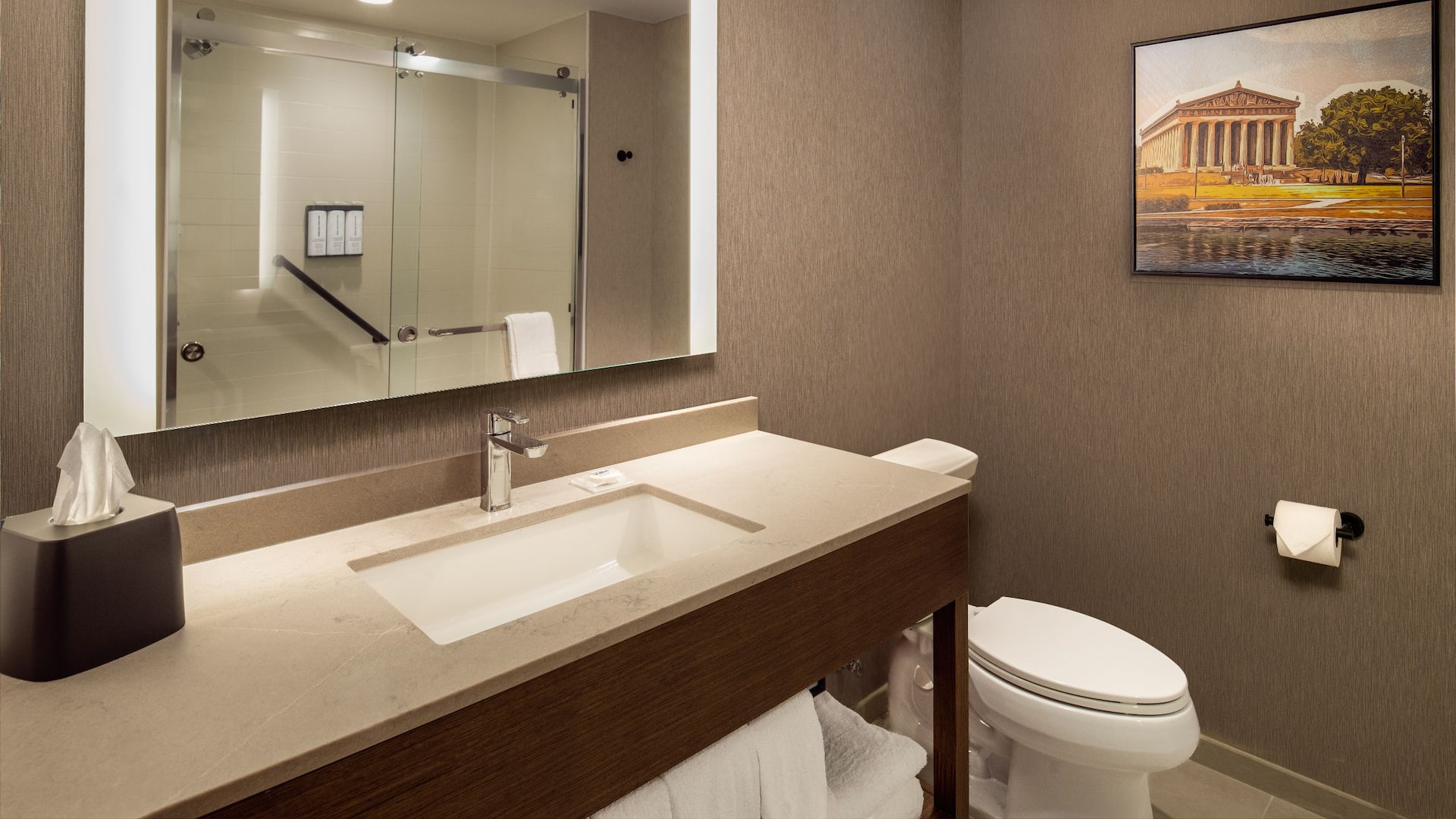 2/2 Hyatt Place Nashville / Green Hills Standard Bathroom