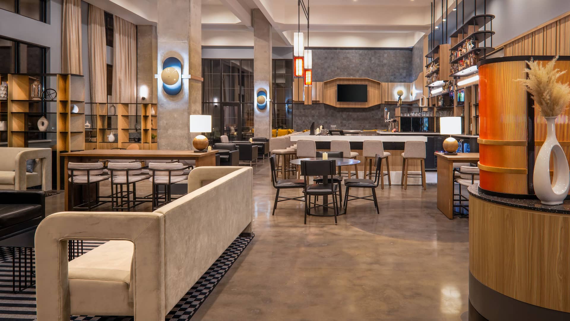 Hyatt Place Nashville / Green Hills Lobby Bar And Lounge Evening