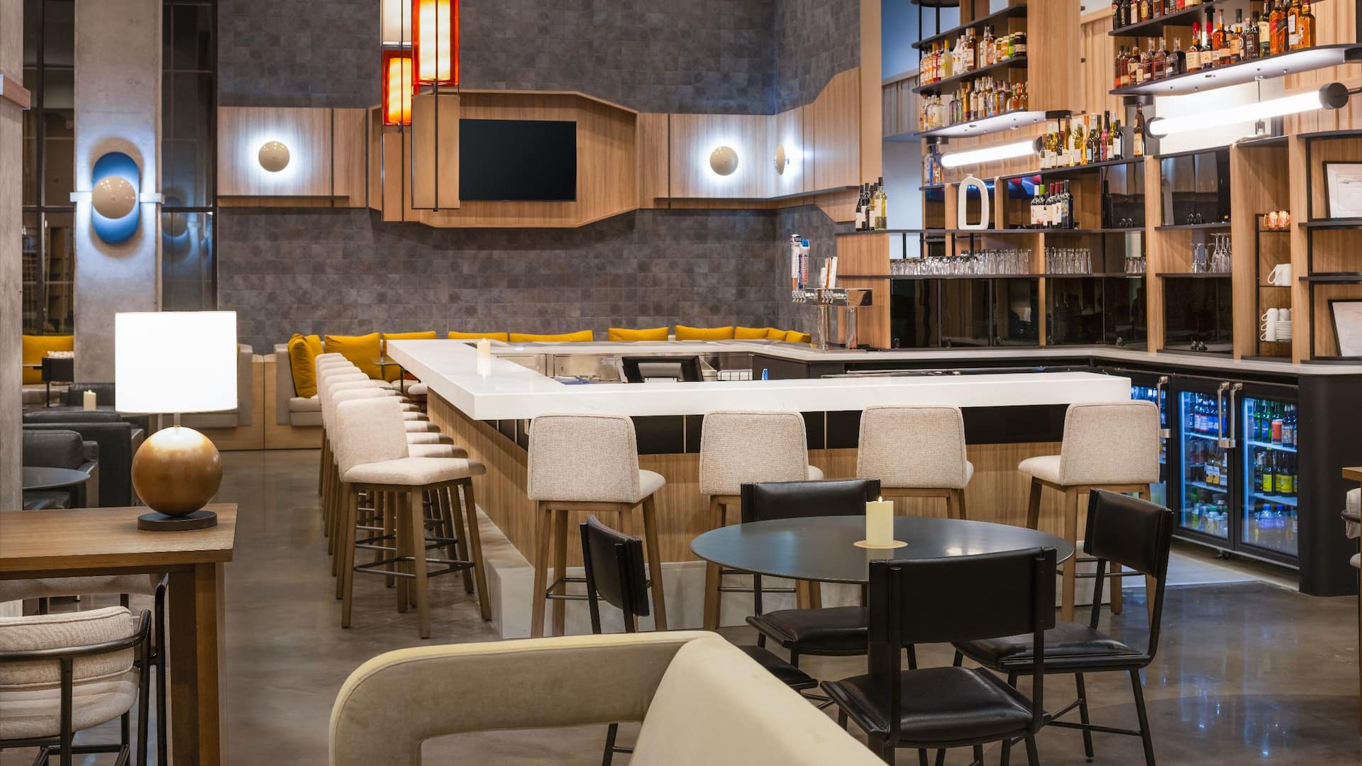 Hyatt Place Nashville / Green Hills Lobby Bar Evening