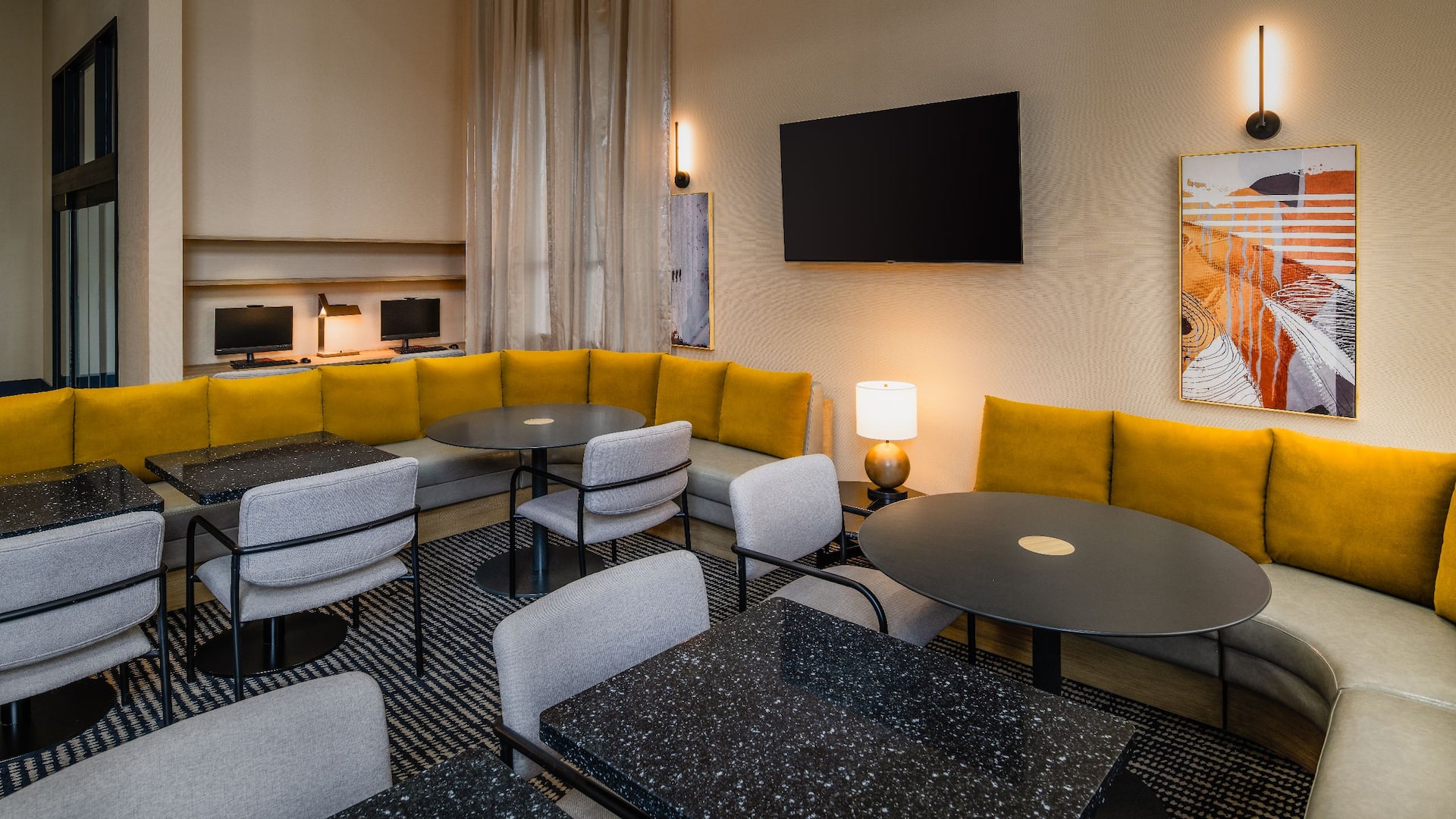 Hyatt Place Nashville / Green Hills Business Center Evening