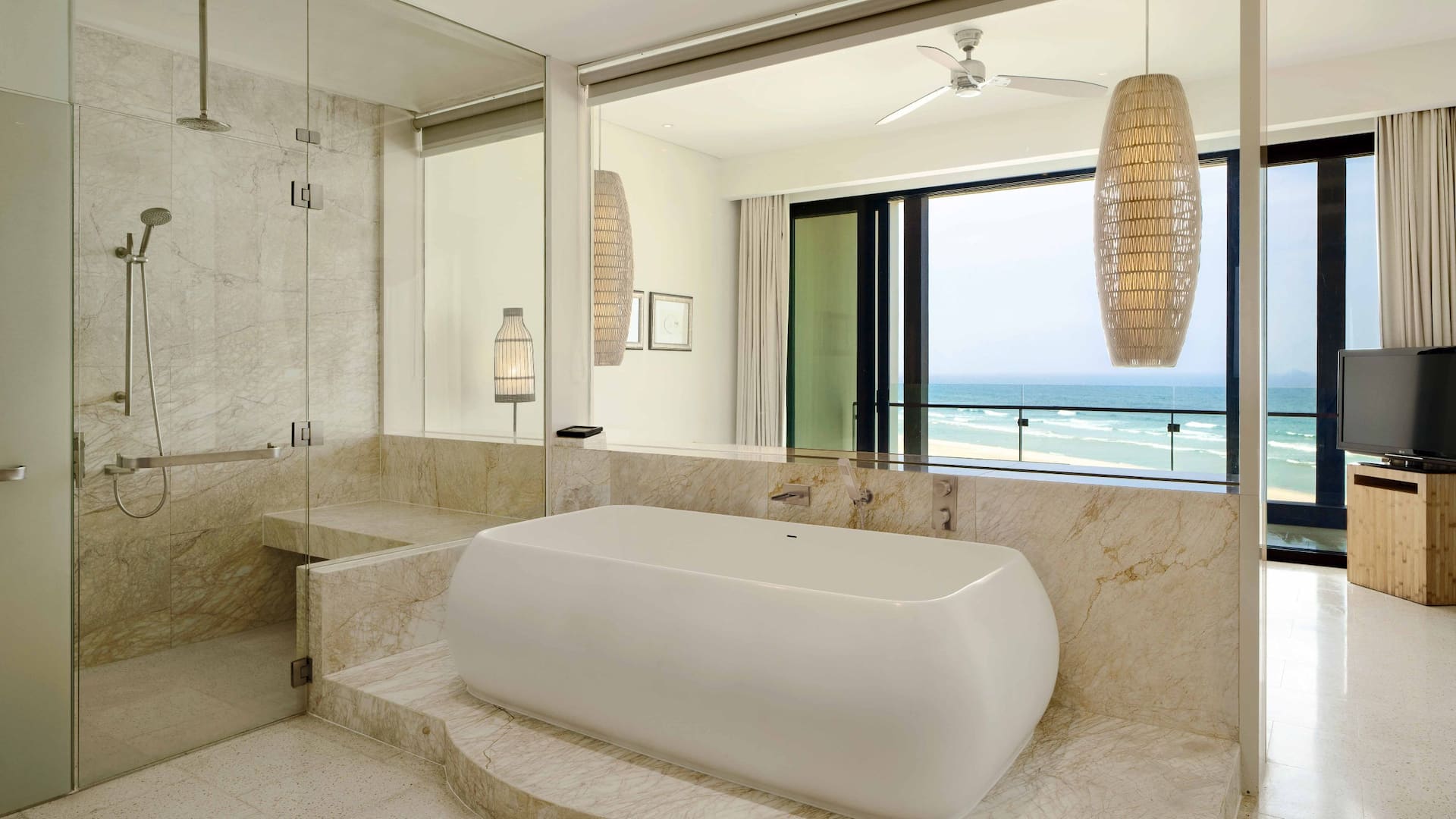 第 4，共 5 Hyatt Regency Danang Resort and Spa Executive Suite Bathroom